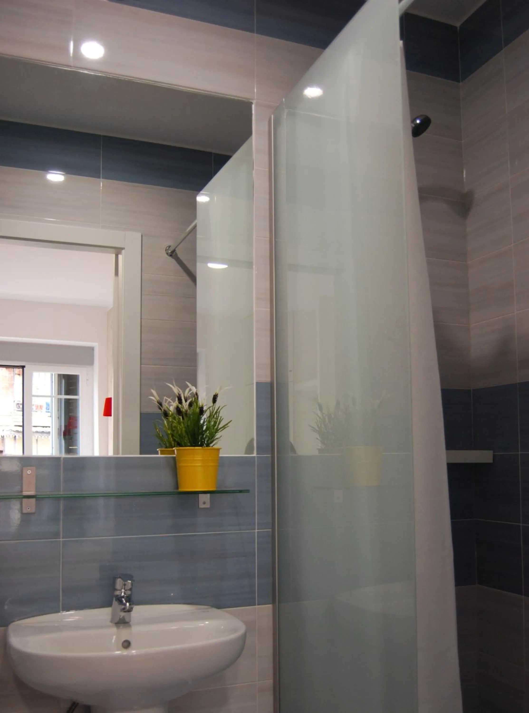 Bathroom in Hostal Madrid Star