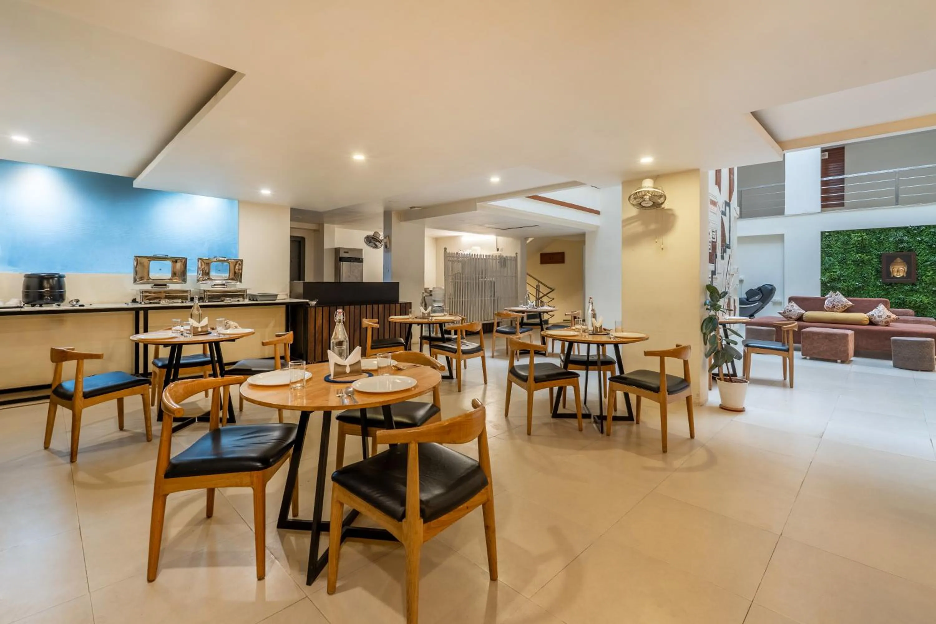 Restaurant/places to eat in Monday Hotels Hitec City