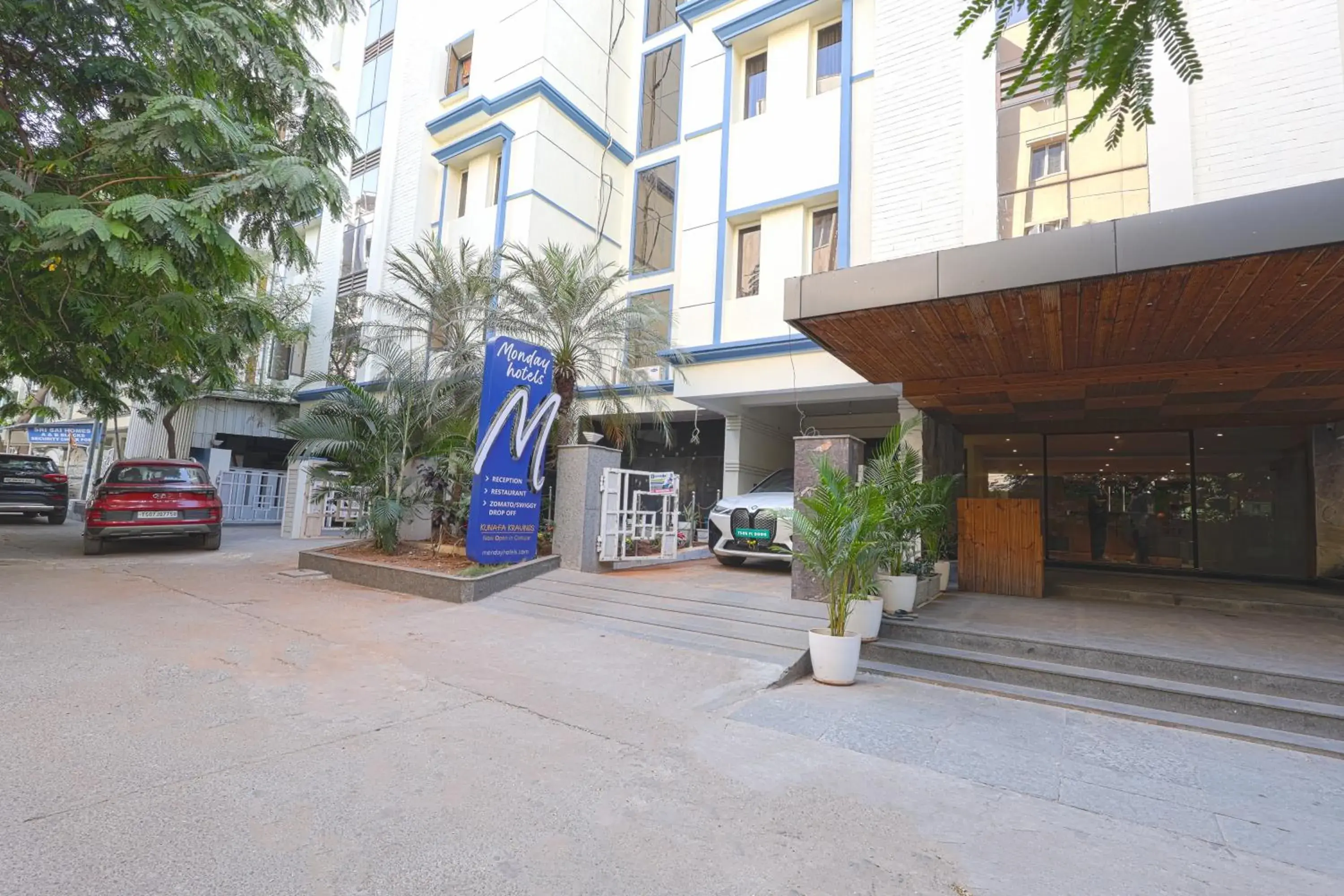 Property building in Monday Hotels Hitec City Property building in Monday Hotels Hitec City