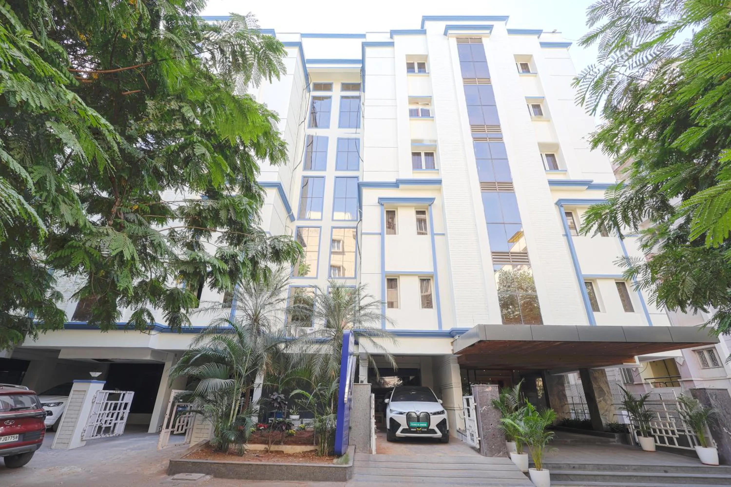 Property building in Monday Hotels Hitec City