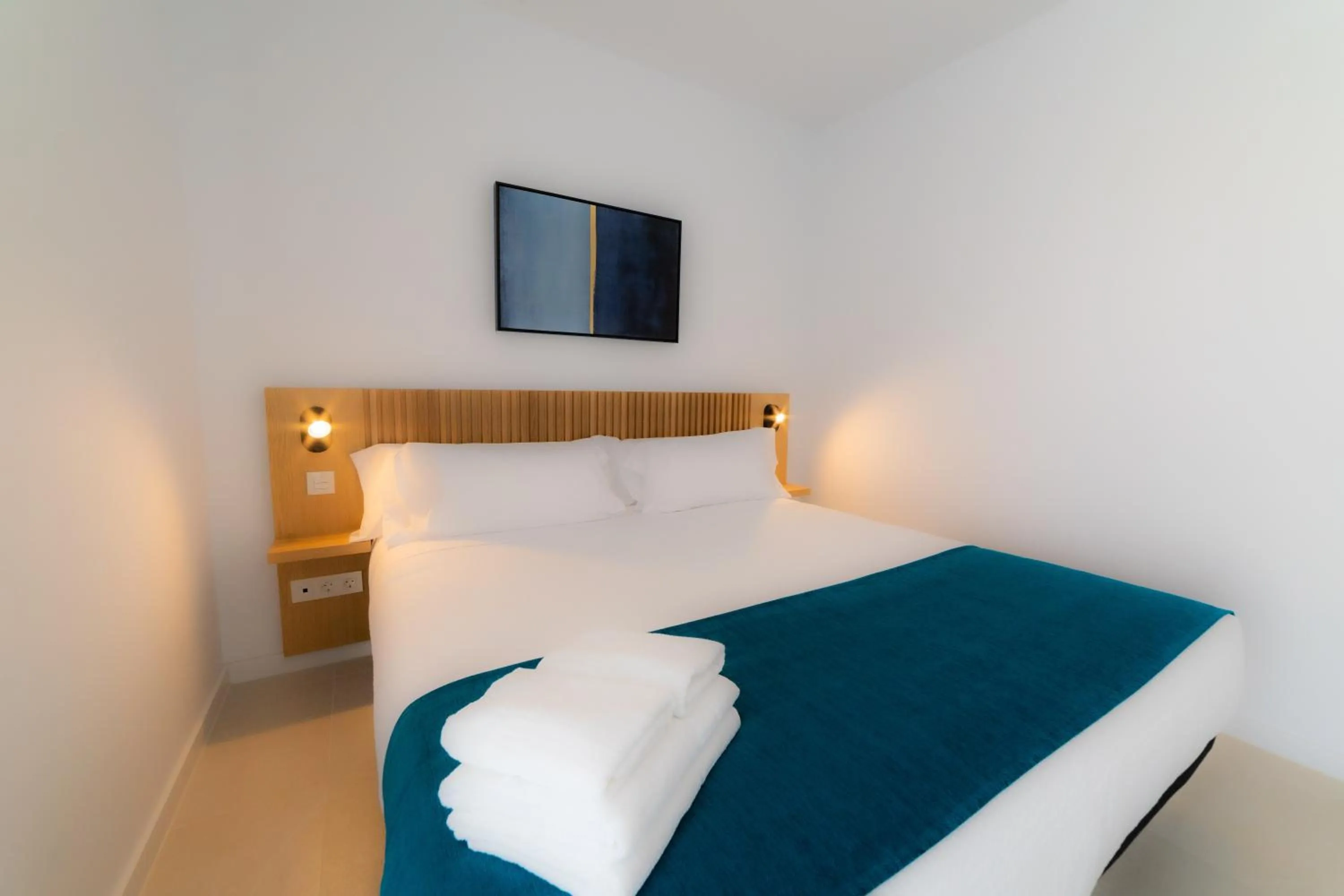 Bed in Aqua Apartments Bellamar, Marbella