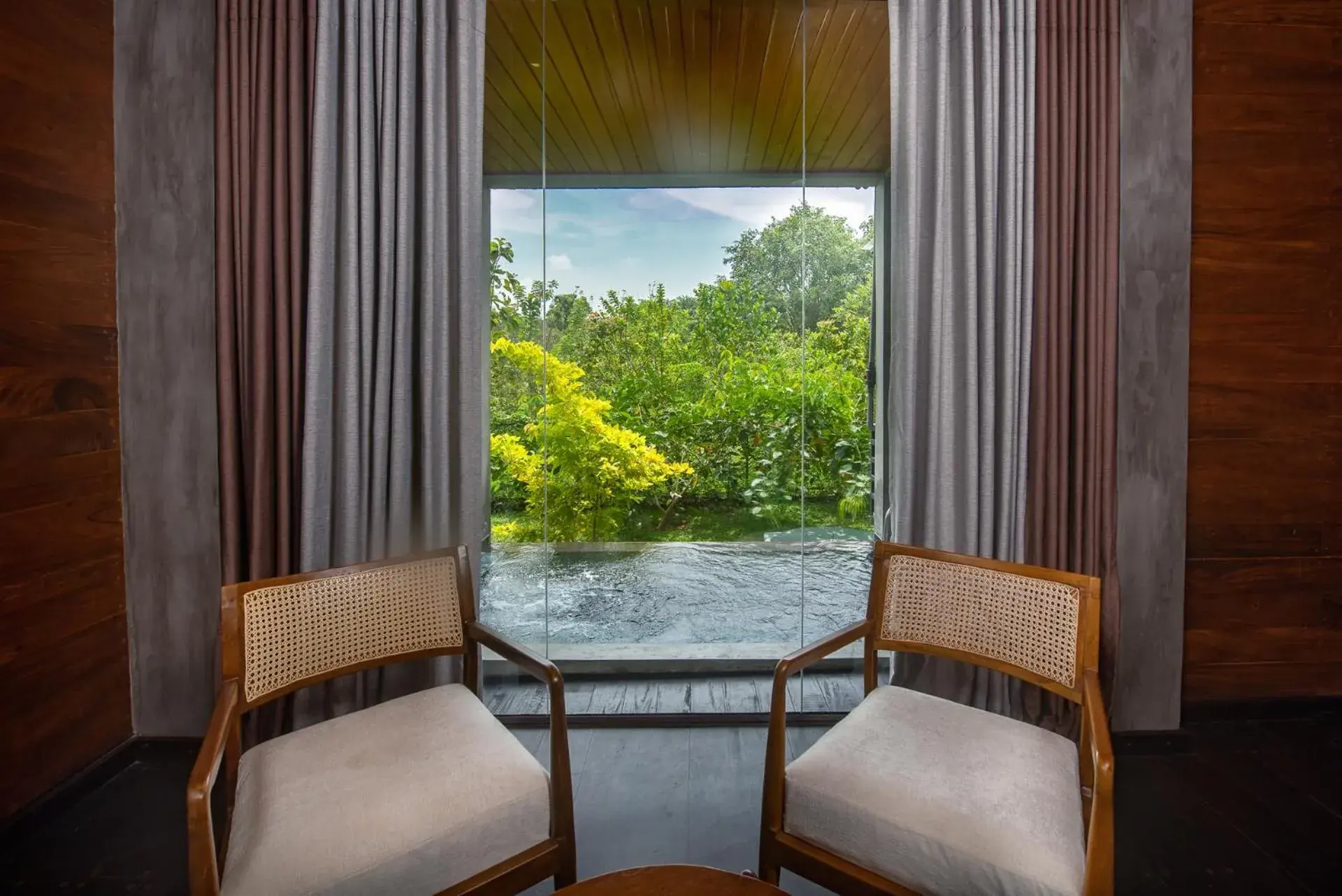 Luxury Triple Room in Atha Resort Luxury Triple Room in Atha Resort