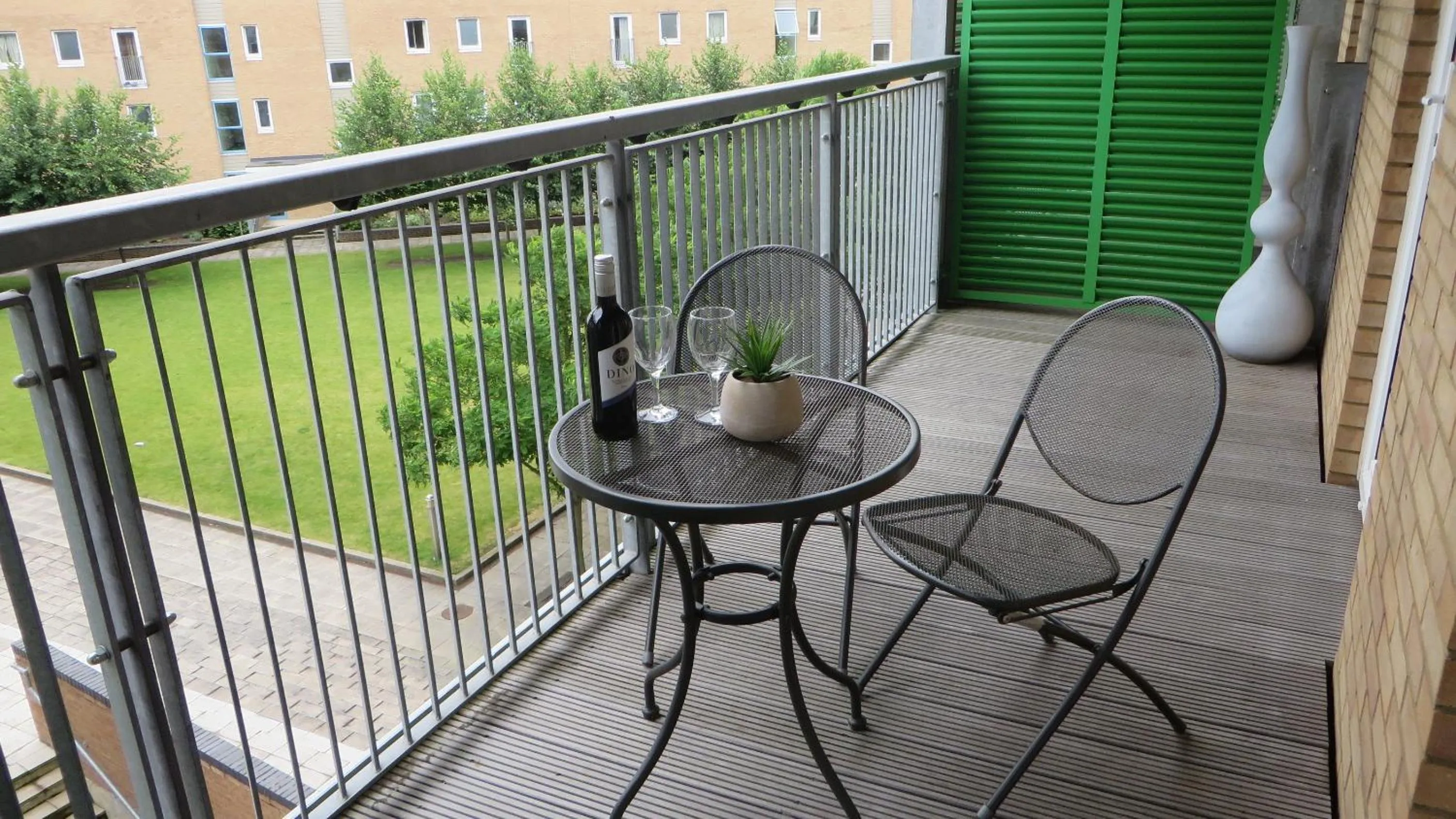 Balcony/Terrace in Citystay Living- Warren Close