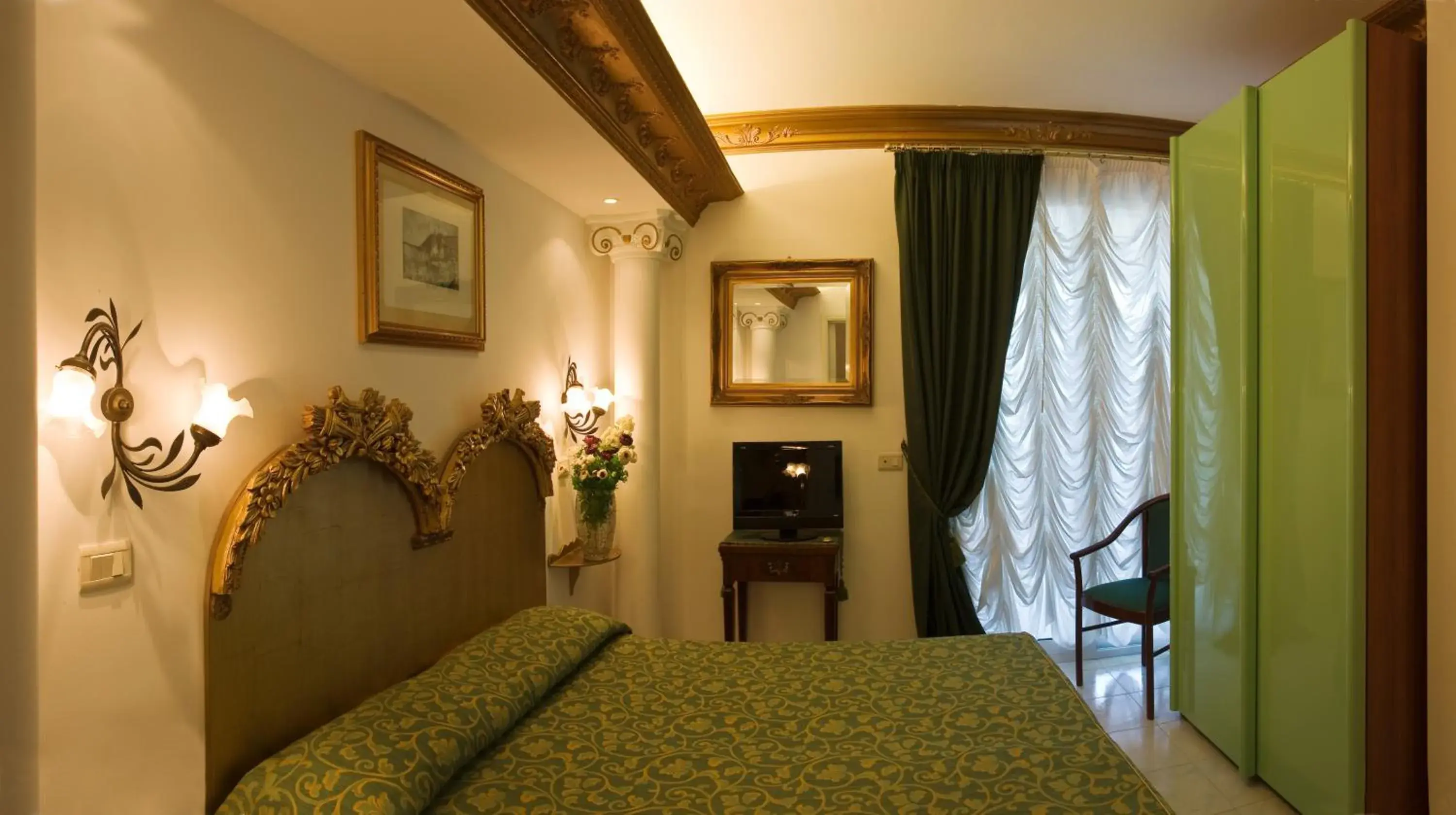 Photo of the whole room, Bed in Grand Hotel Michelacci