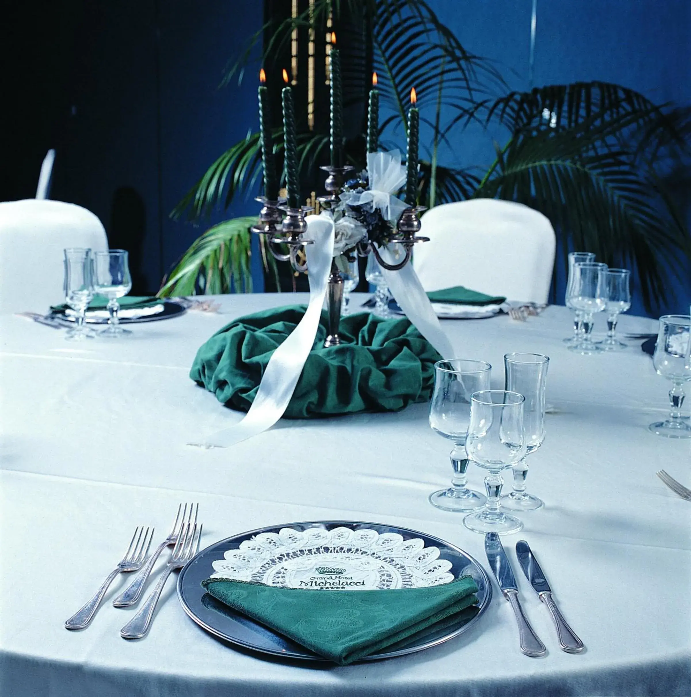 Restaurant/Places to Eat in Grand Hotel Michelacci