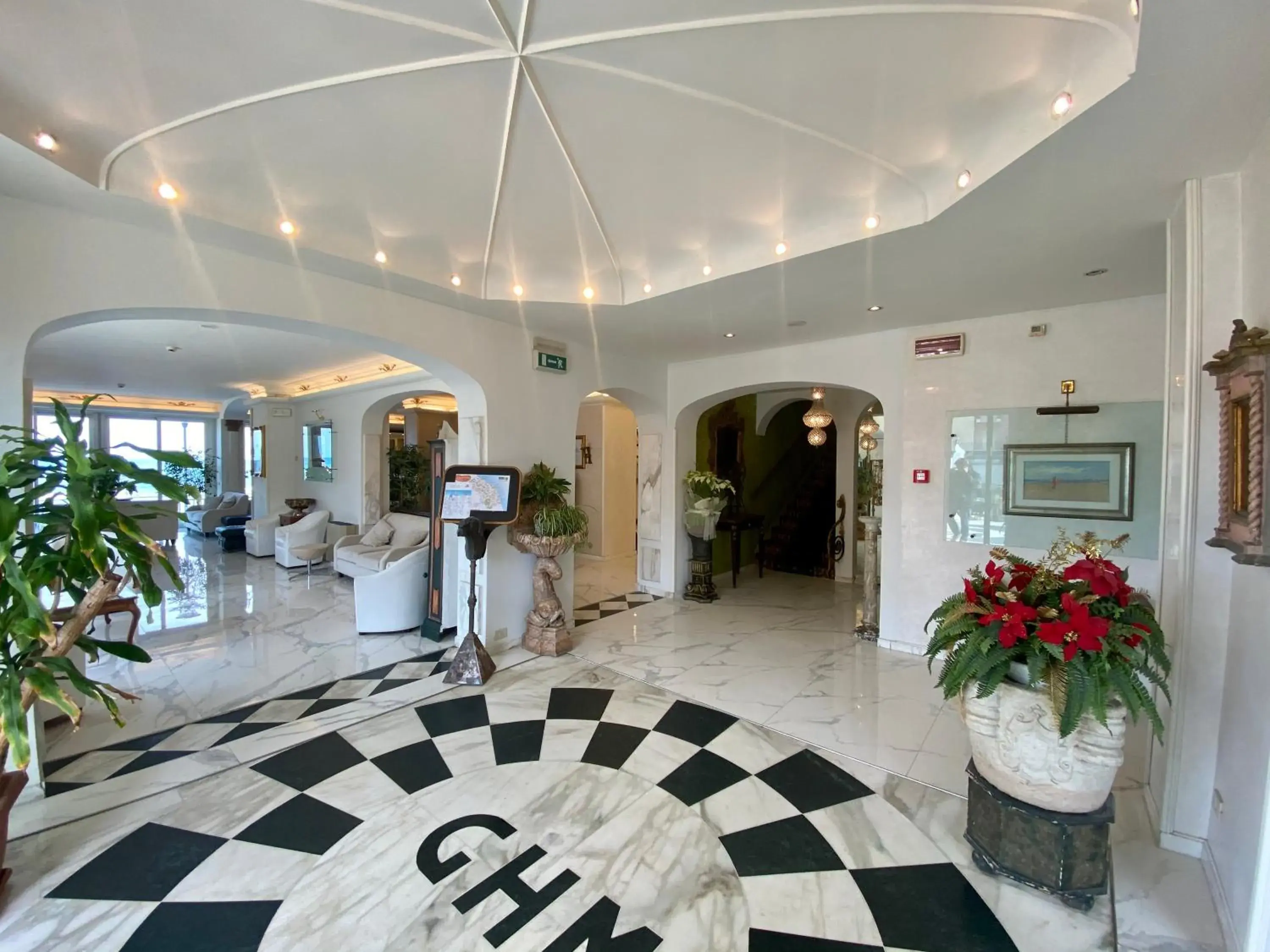 Lobby/Reception in Grand Hotel Michelacci