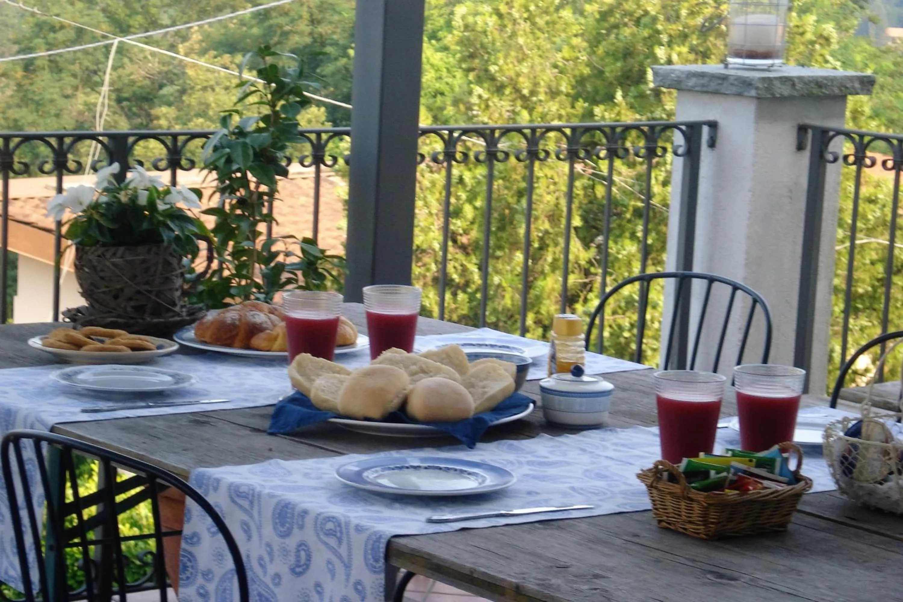 Food and drinks in B&B La Civetta