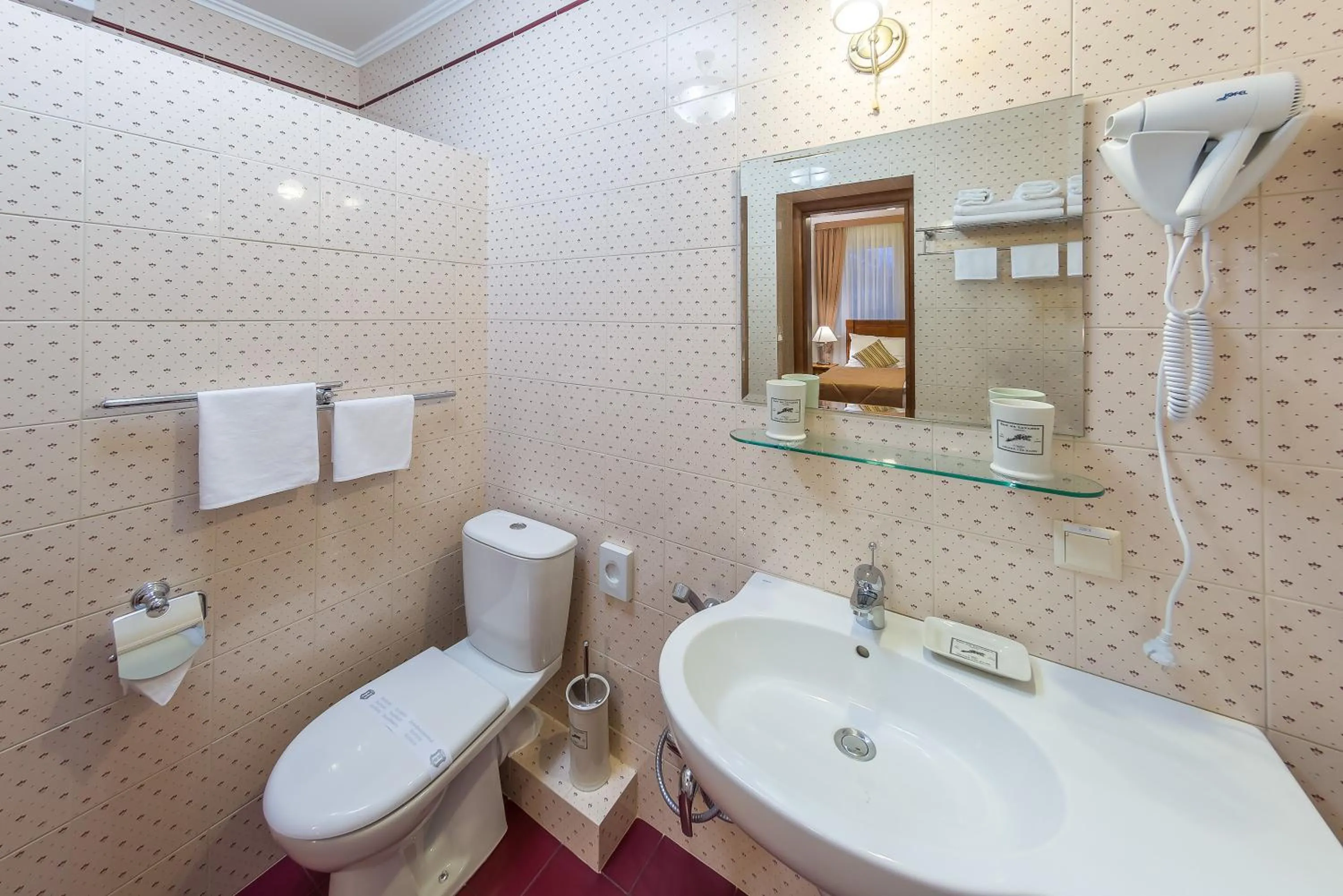 Toilet in Bystrytsya Lux