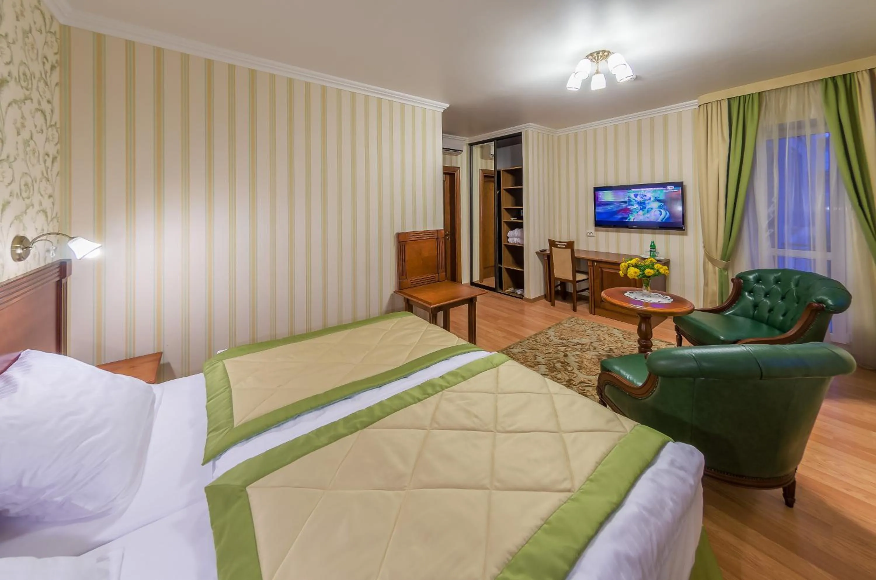 Bedroom, Bed in Bystrytsya Lux