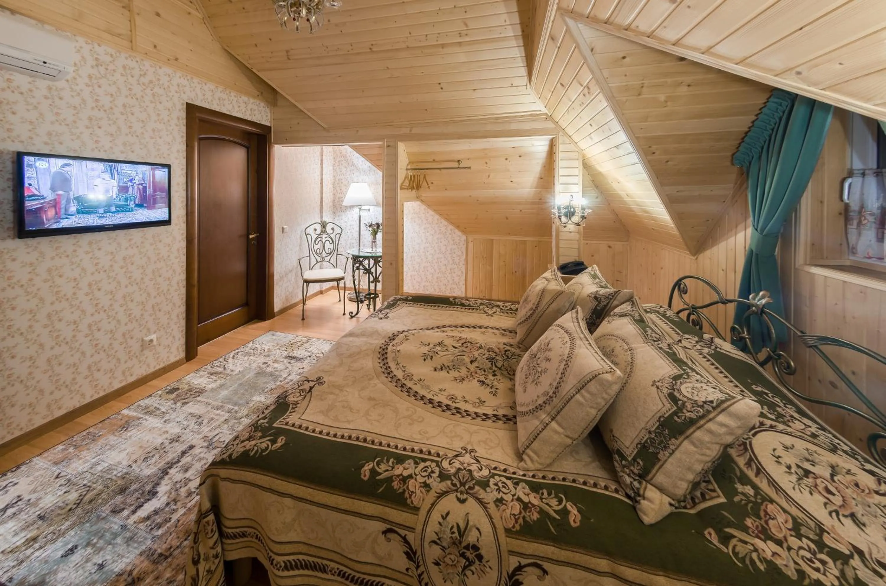 Bed in Bystrytsya Lux
