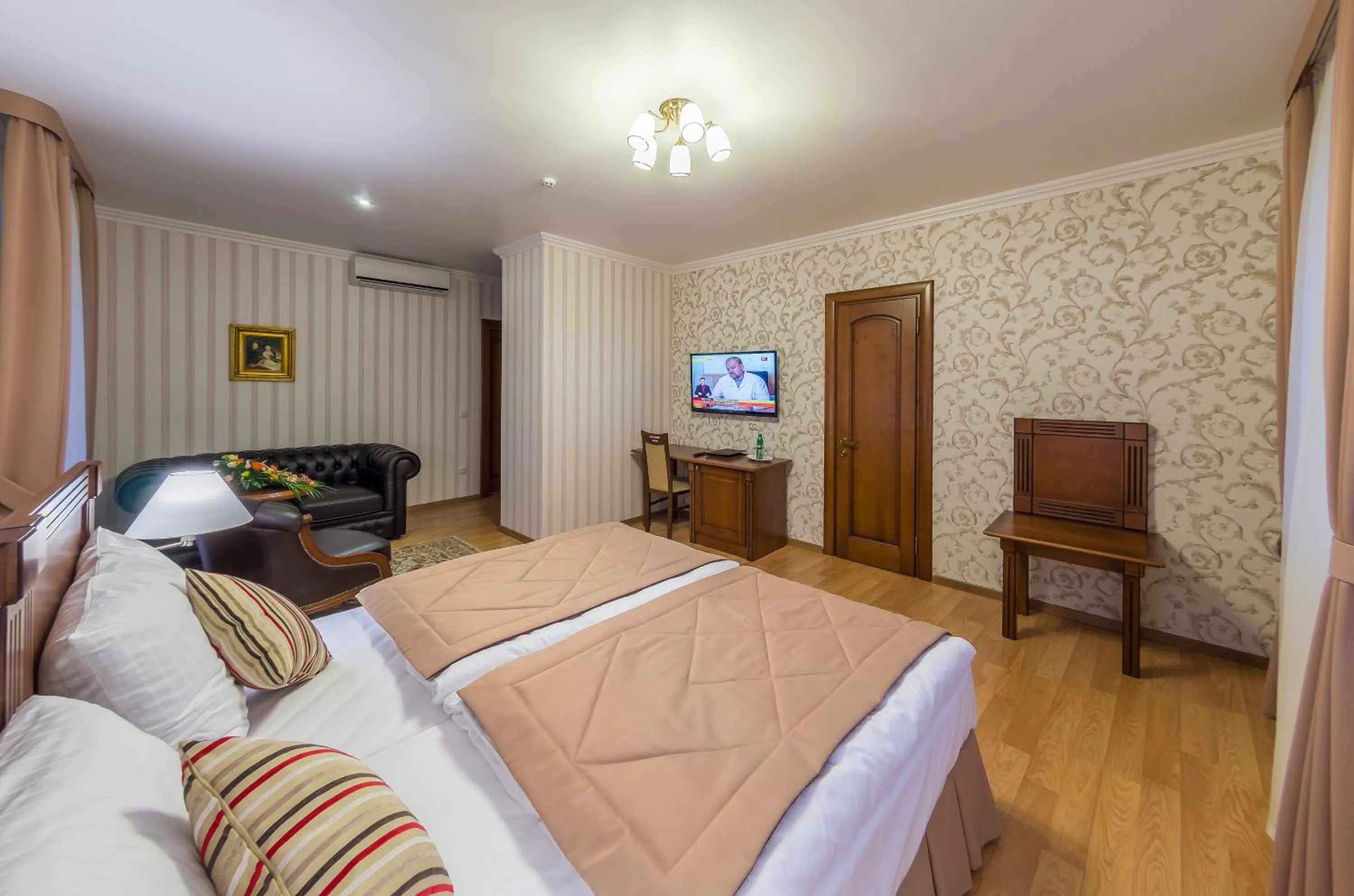 Seating area, Bed in Bystrytsya Lux