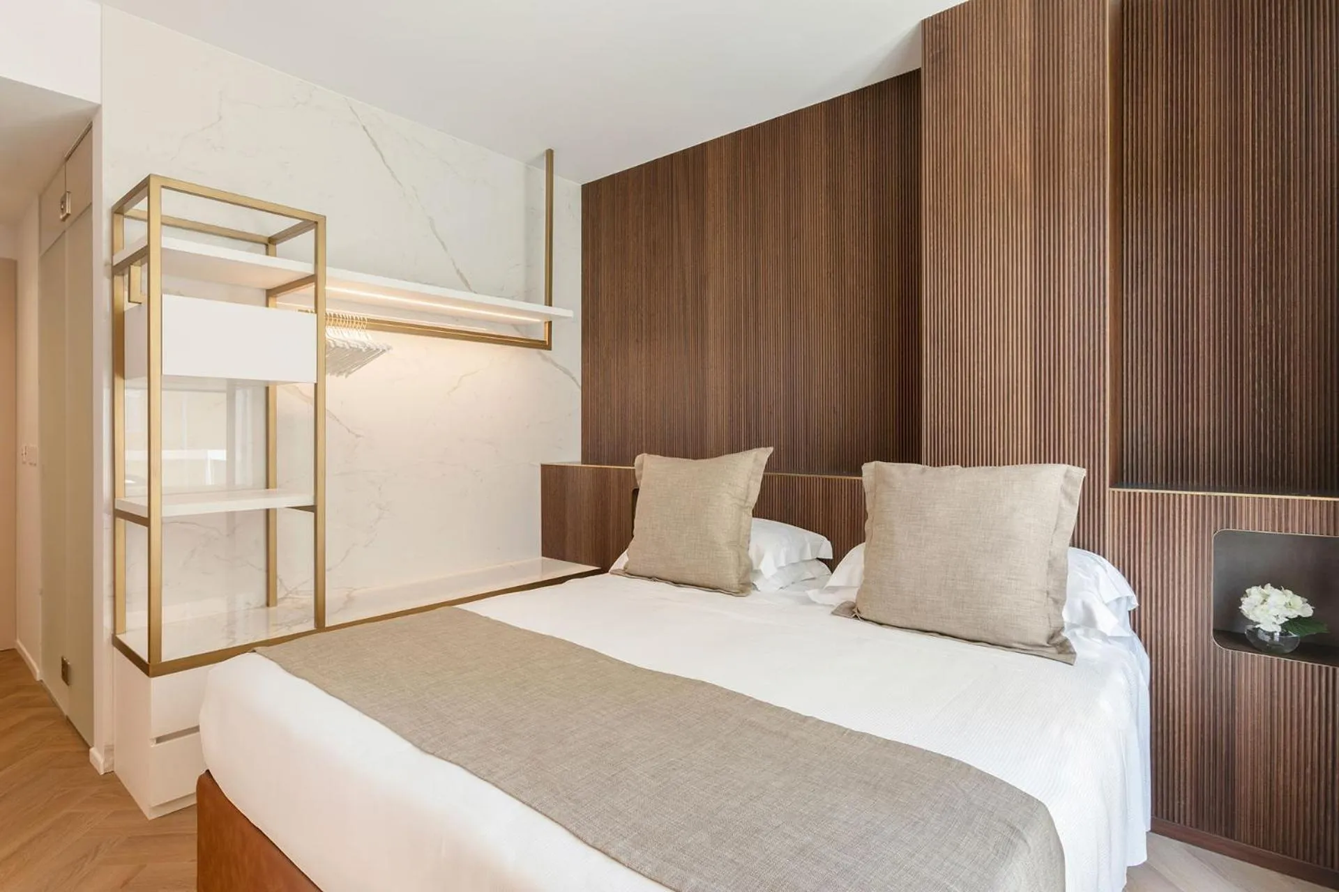 Bed in Hotel Sans Souci