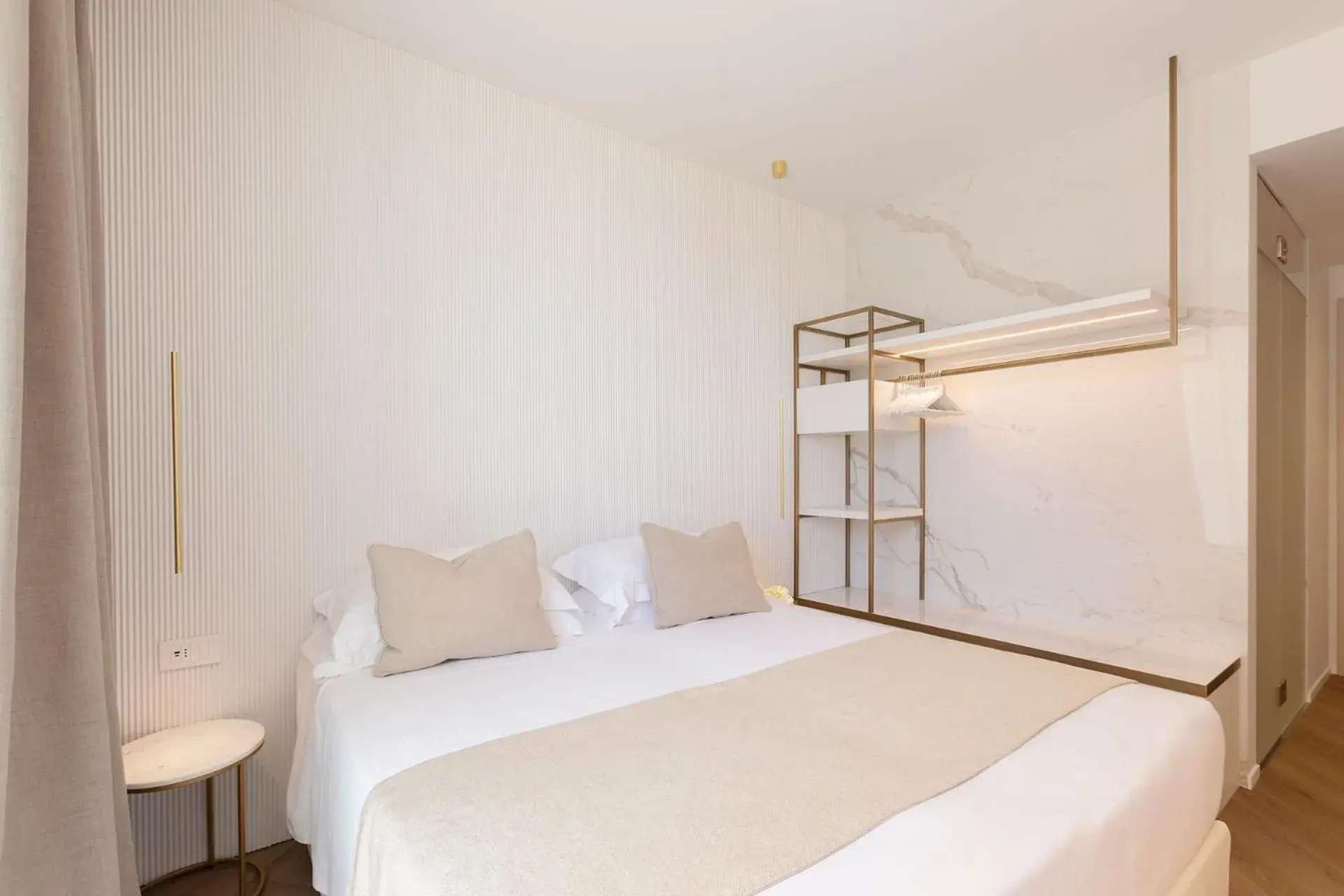 Photo of the whole room, Bed in Hotel Sans Souci Photo of the whole room, Bed in Hotel Sans Souci