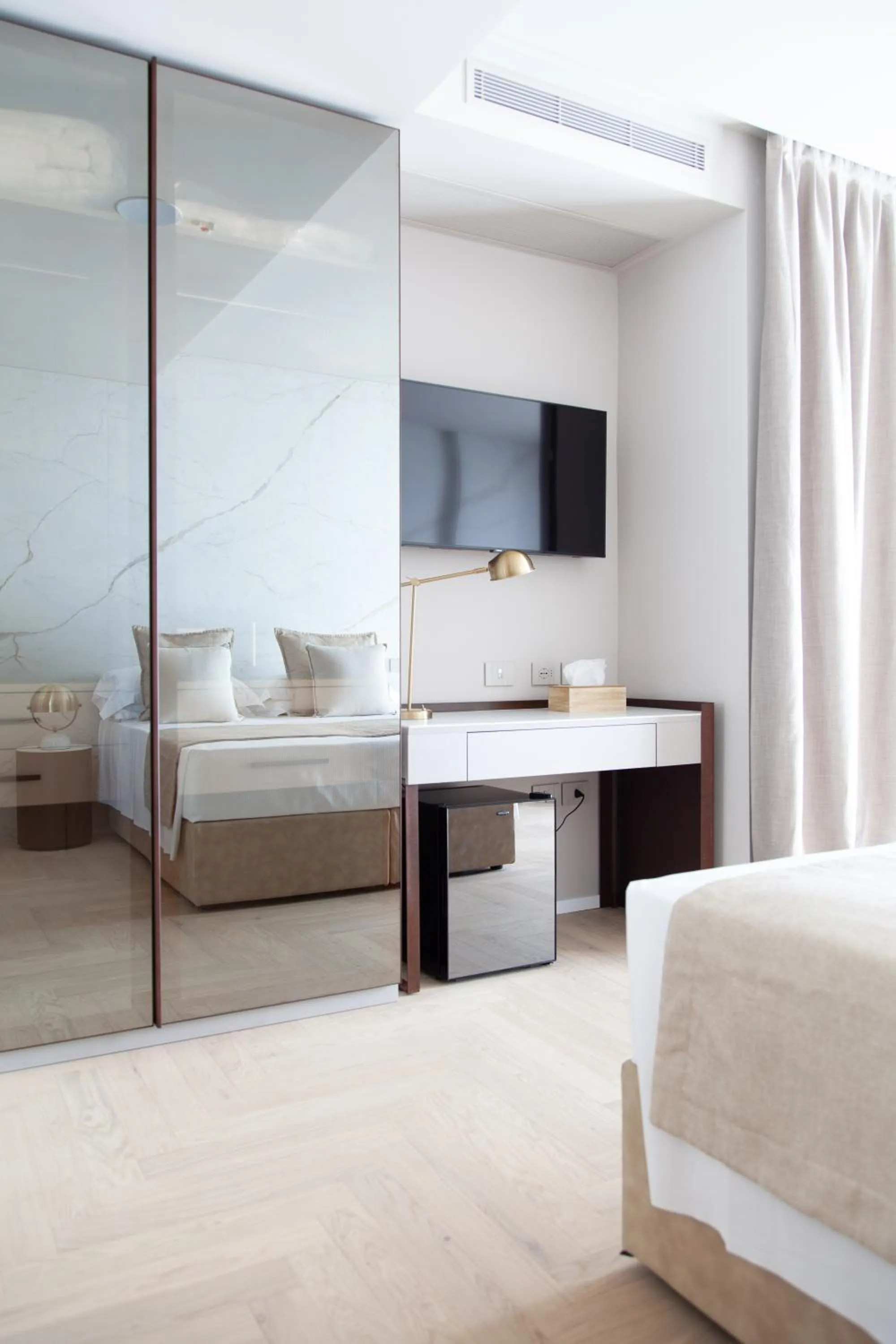 TV and multimedia, Bed in Hotel Sans Souci