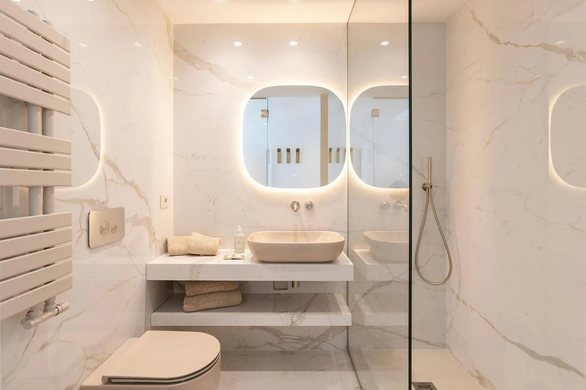 Shower in Hotel Sans Souci