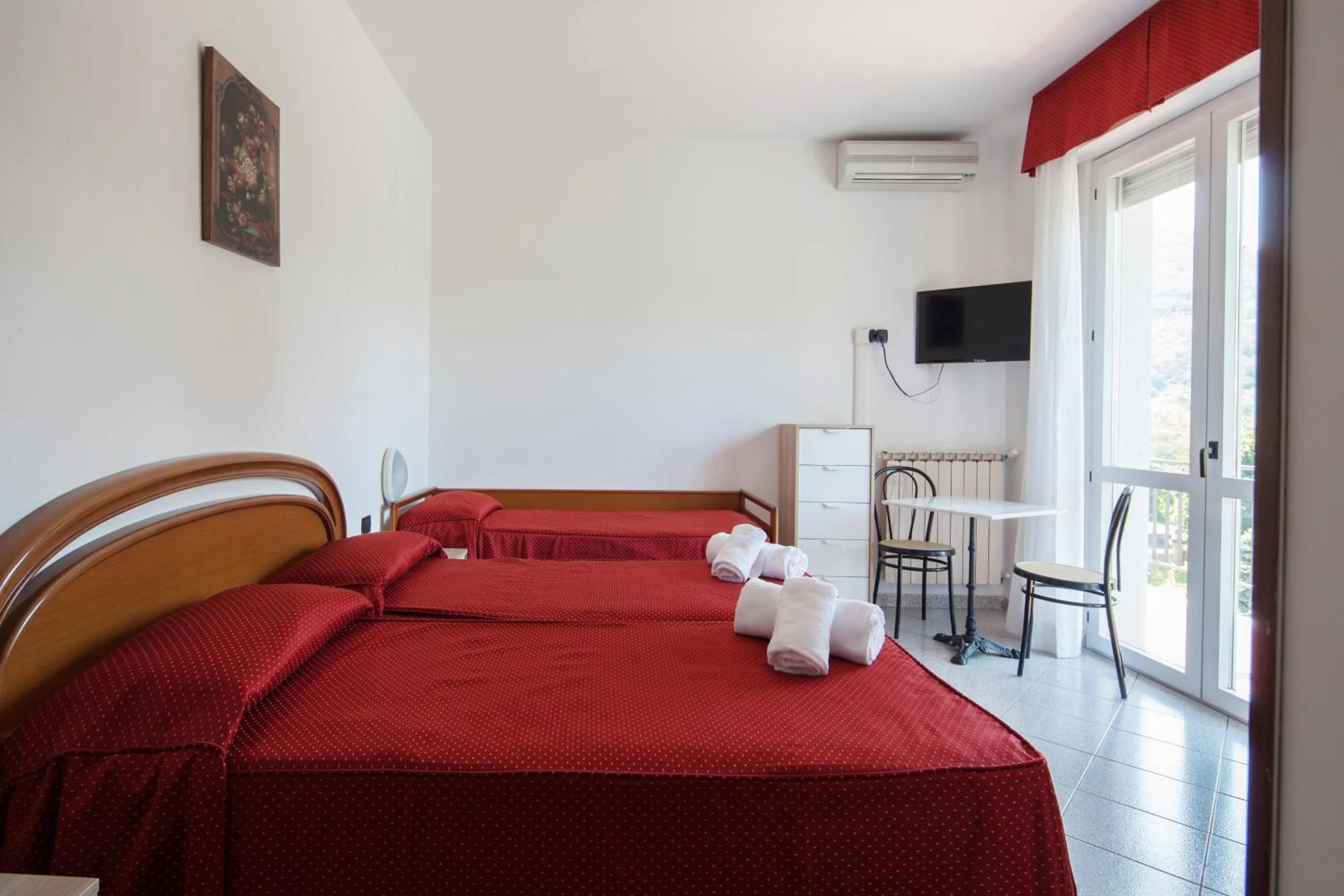 View (from property/room), Bed in Hotel Nella