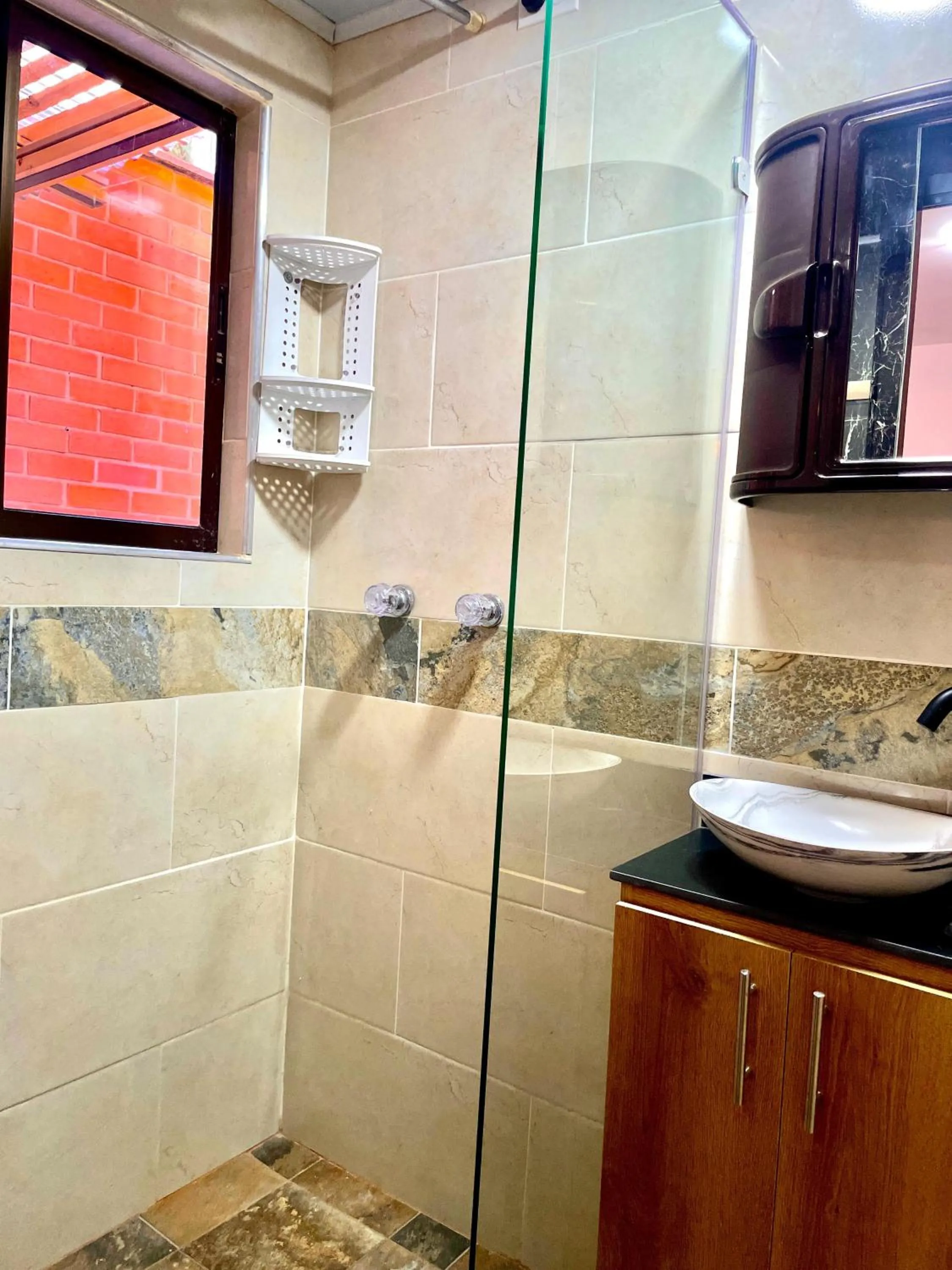 Shower in Hotel Torre Primavera