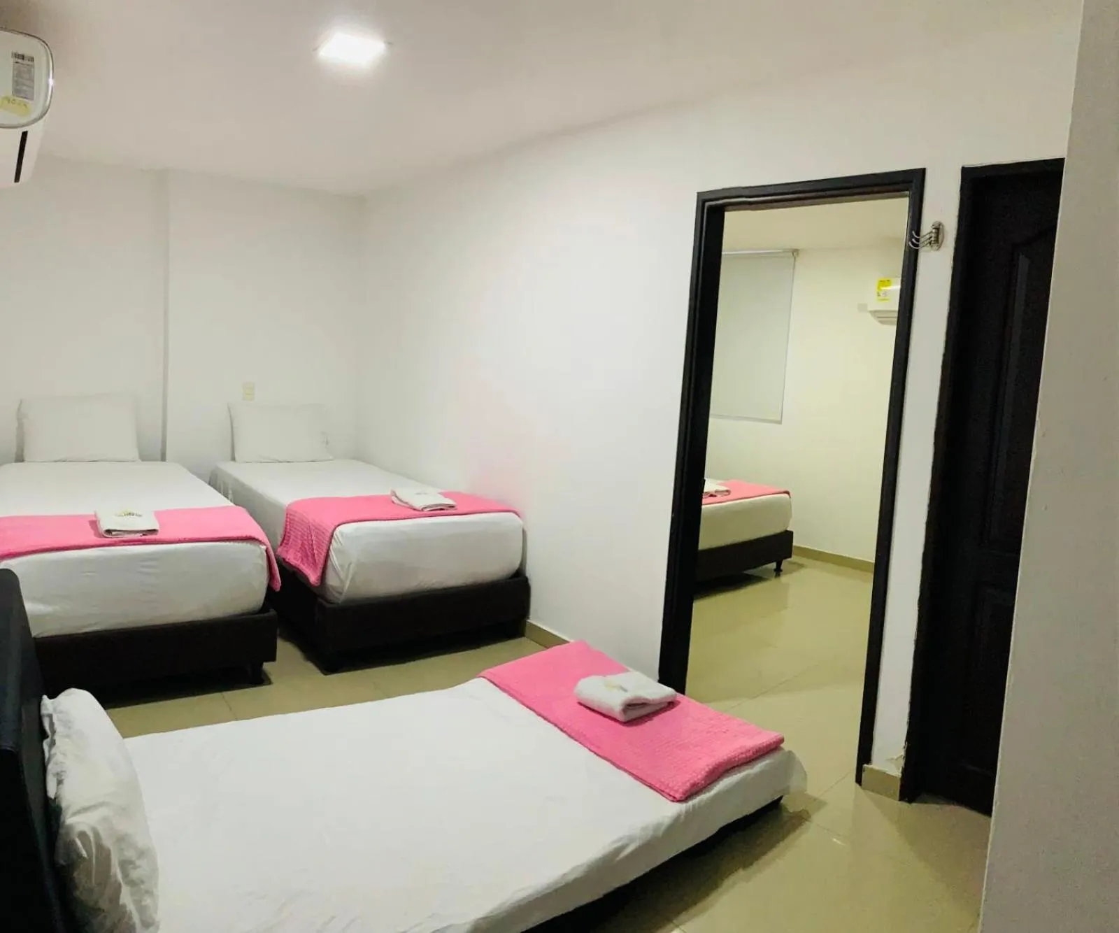 Bed in Hotel Parque de los Novios Inn