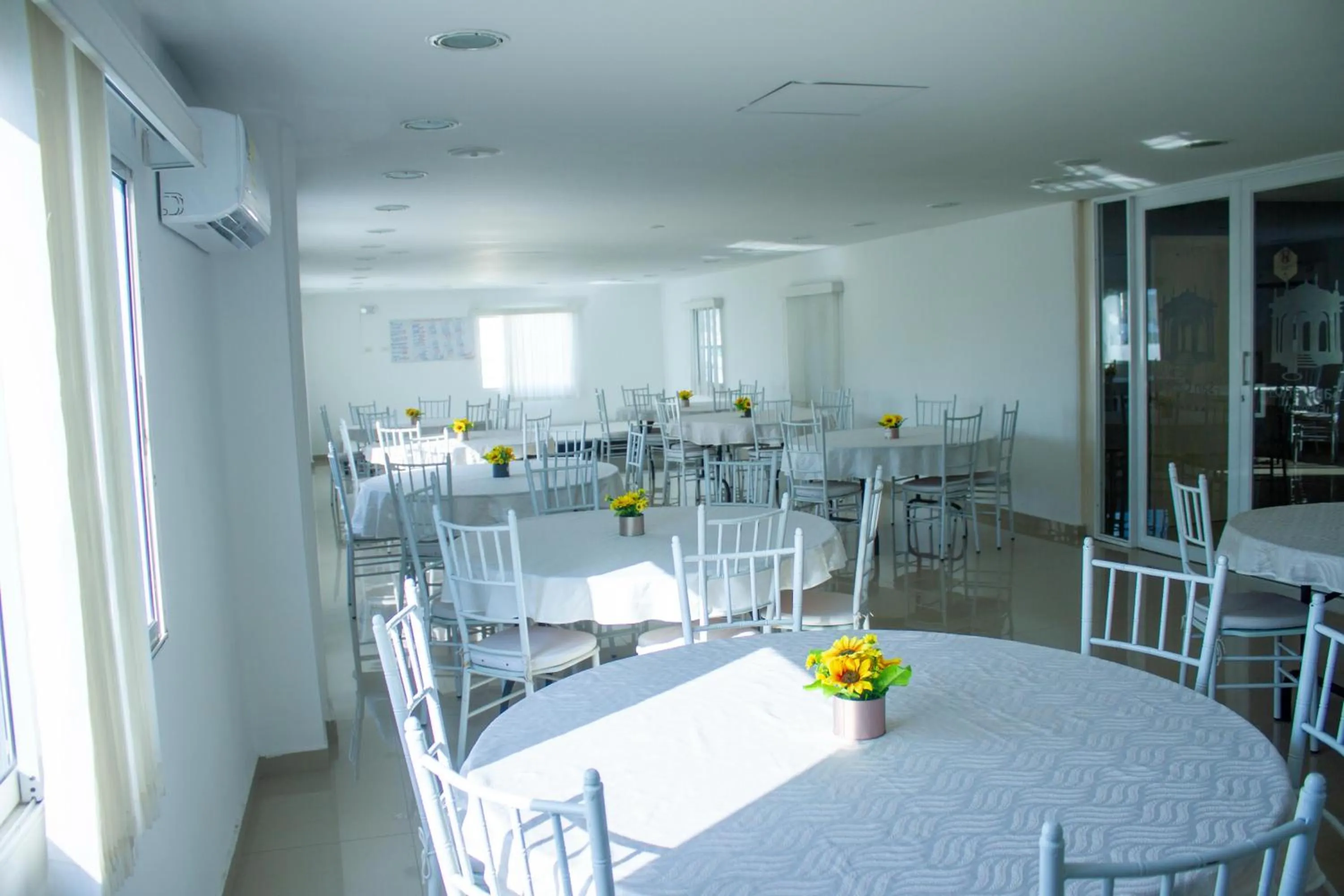 Banquet/Function facilities in Hotel Parque de los Novios Inn