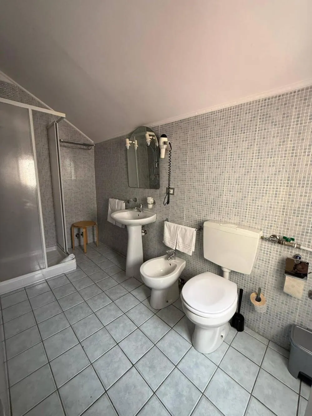 Toilet in Pollon Inn Sanremo