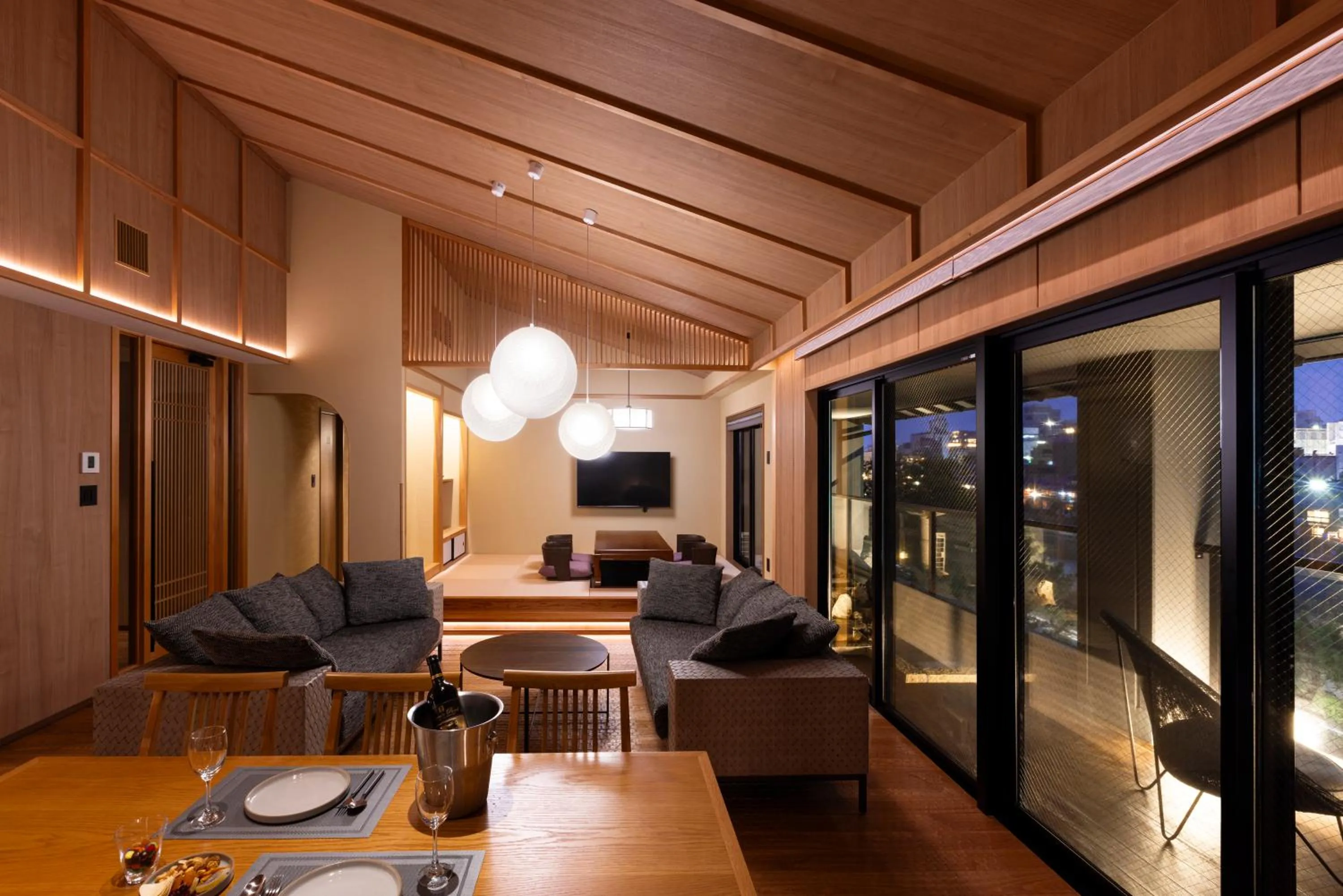 Photo of the whole room in Rinn Gion Shirakawa