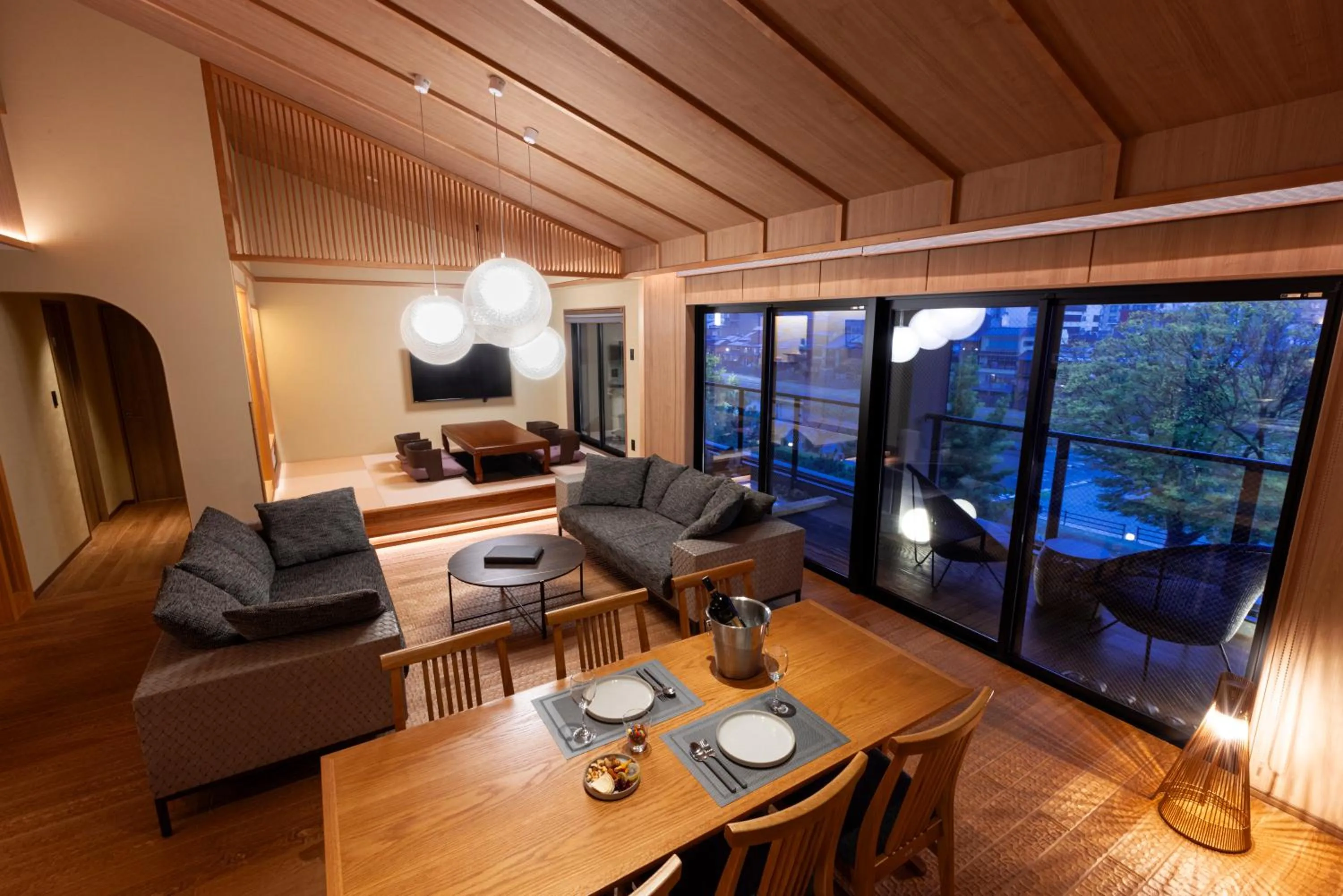 Photo of the whole room in Rinn Gion Shirakawa