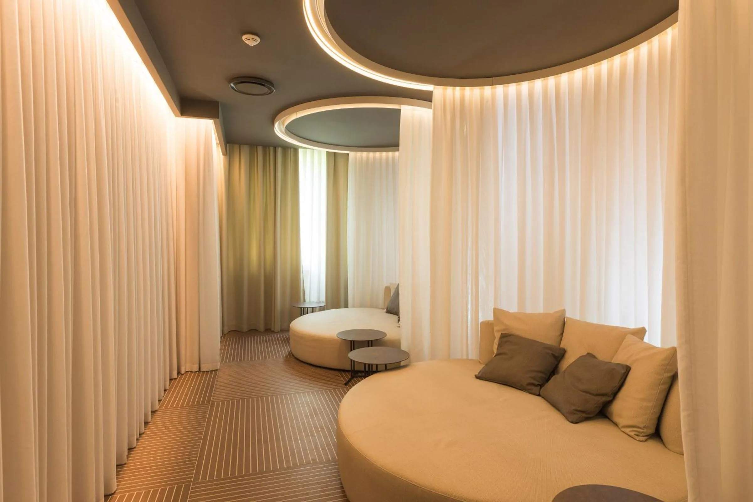 Bed in Hotel Boffenigo - The Golden Hour