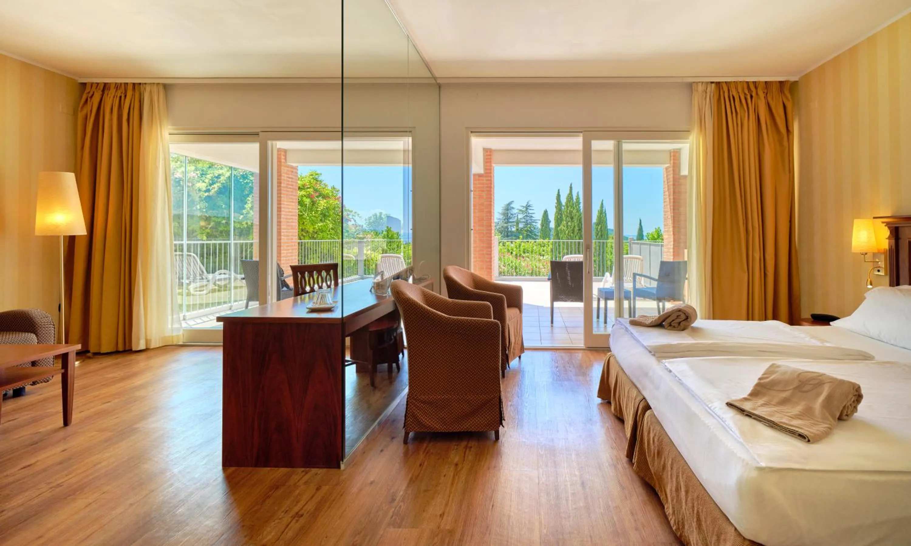 Bed in Hotel Boffenigo - The Golden Hour