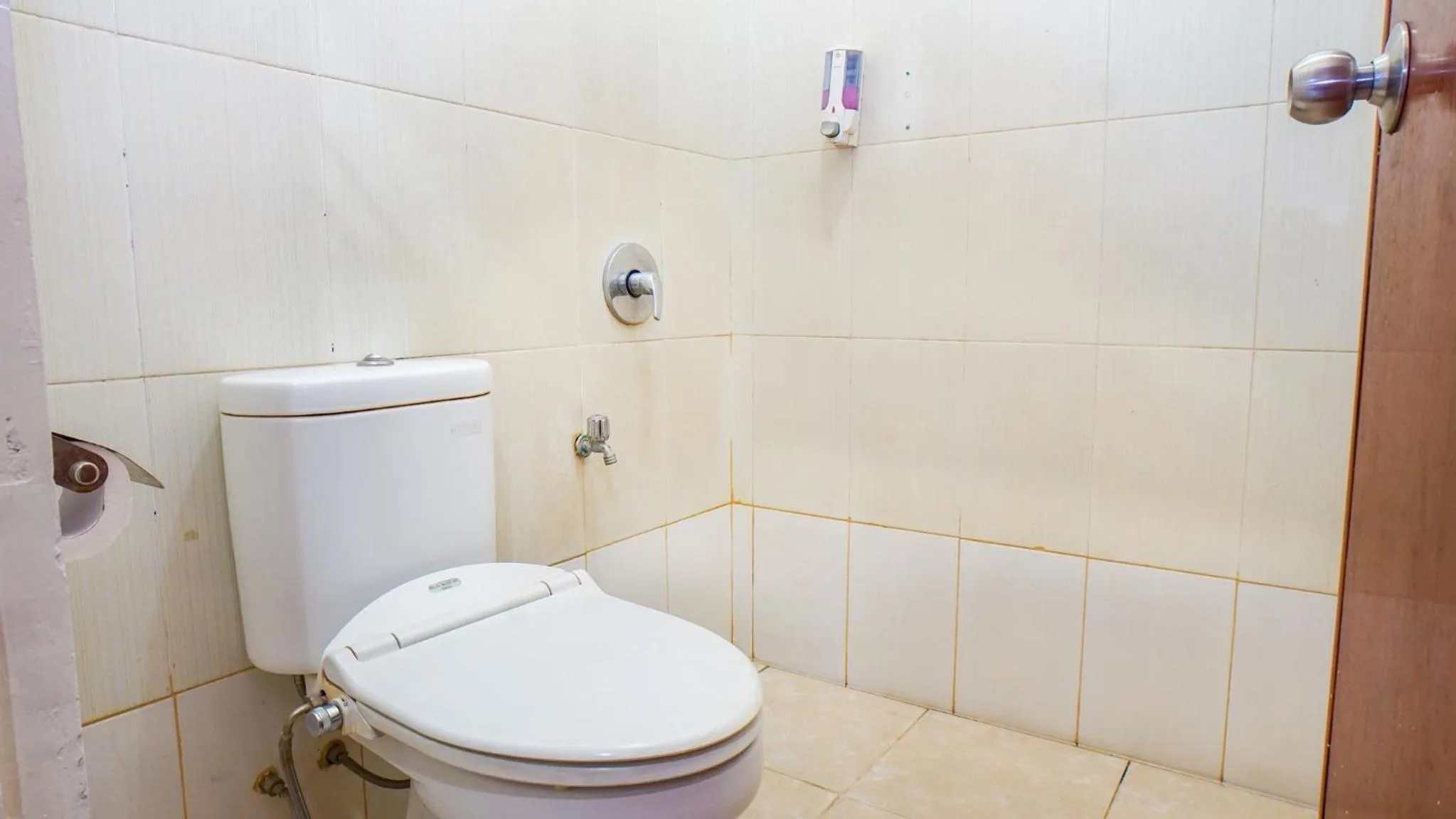 Toilet in Horton Hotel Cirebon