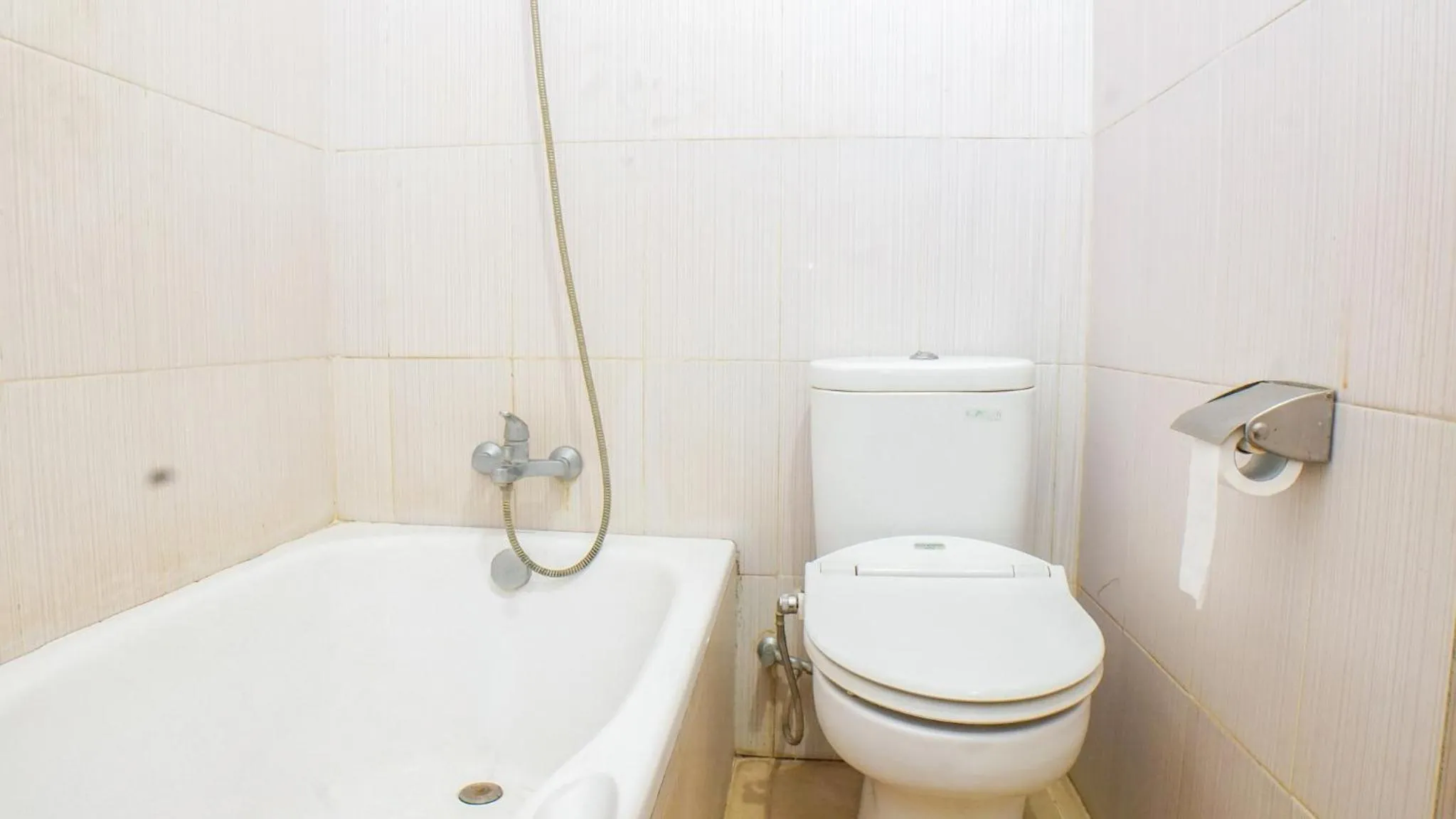 Toilet in Horton Hotel Cirebon