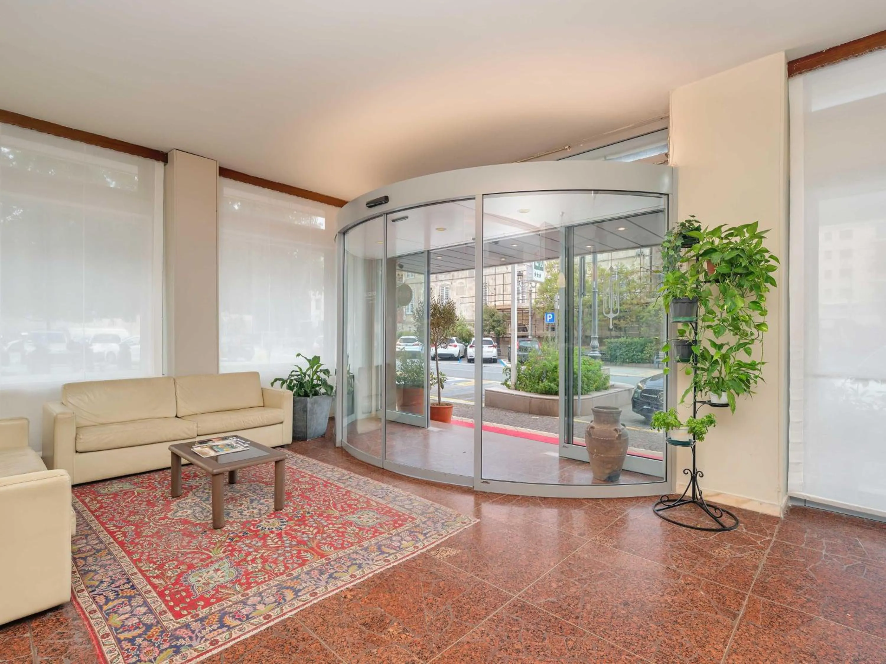 Lobby or reception in B&B HOTEL Riviera Celle Ligure