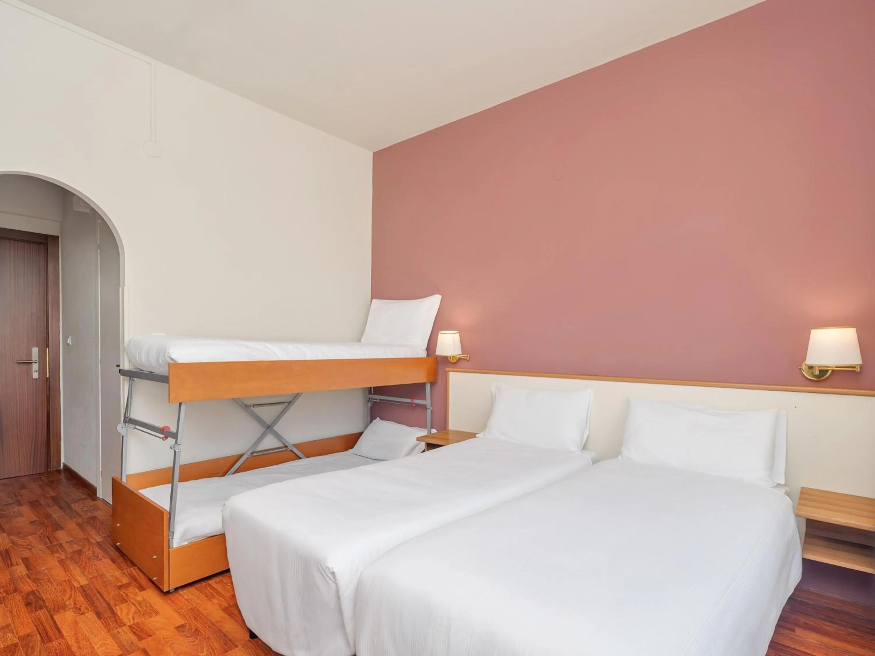 Photo of the whole room, Bed in B&B HOTEL Riviera Celle Ligure