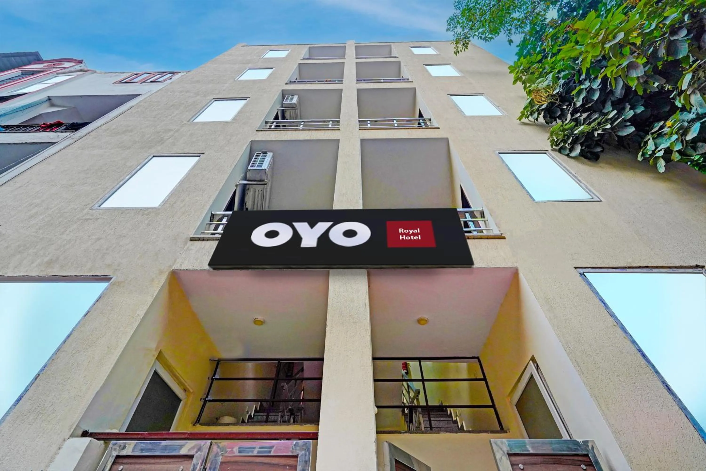 Facade/entrance in Royal Hotel