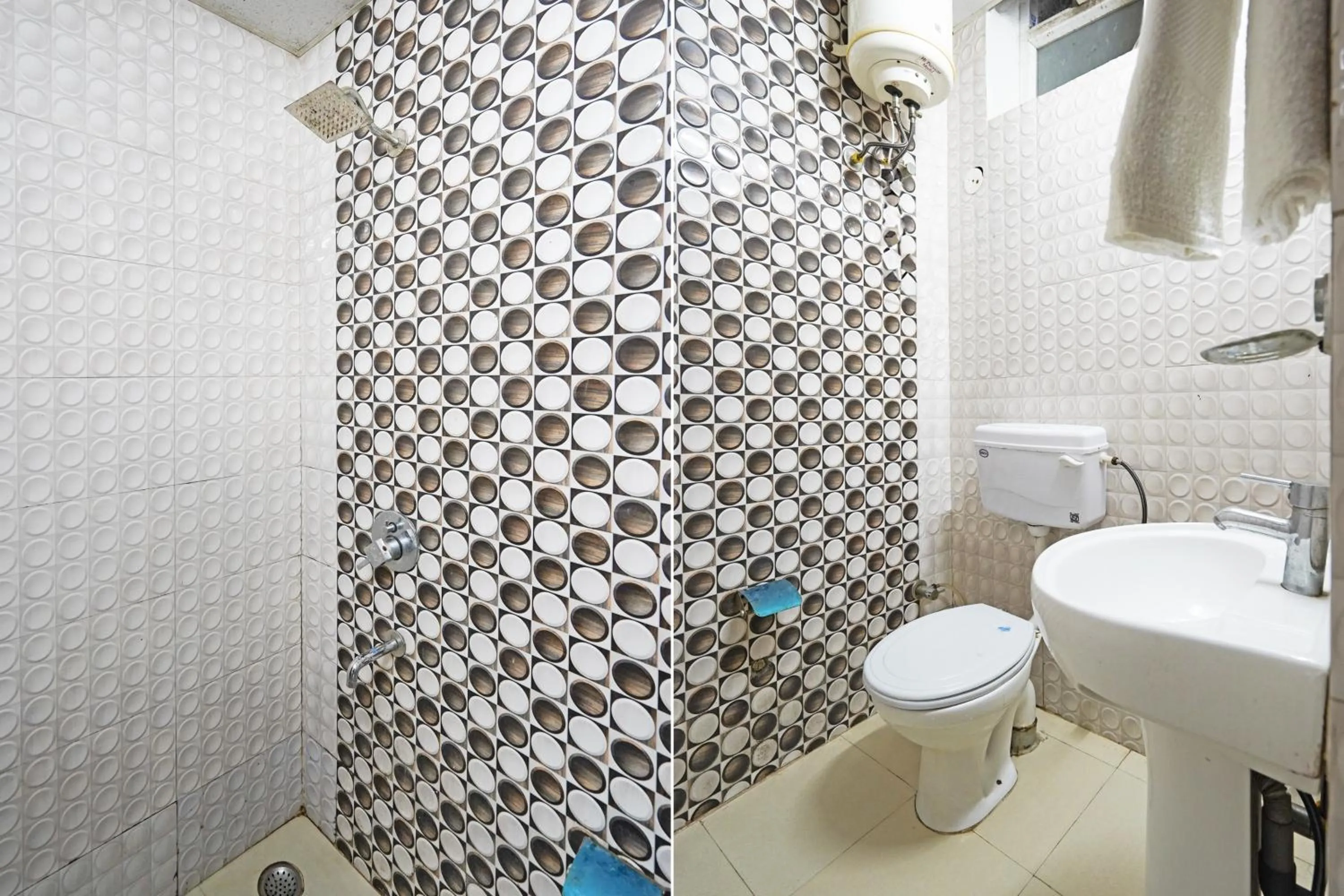 Facade/entrance in Royal Hotel