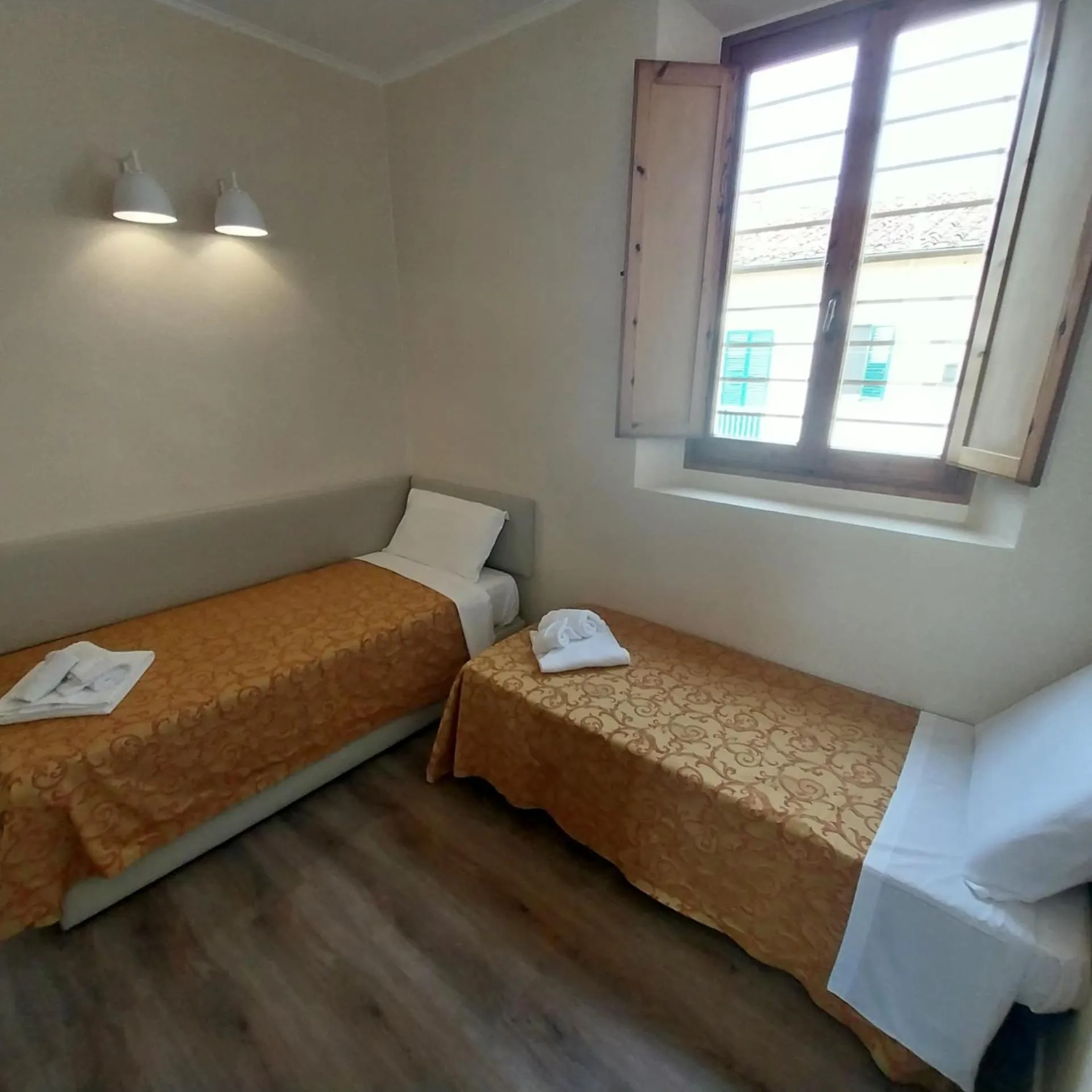 Bed in Hotel Montreal