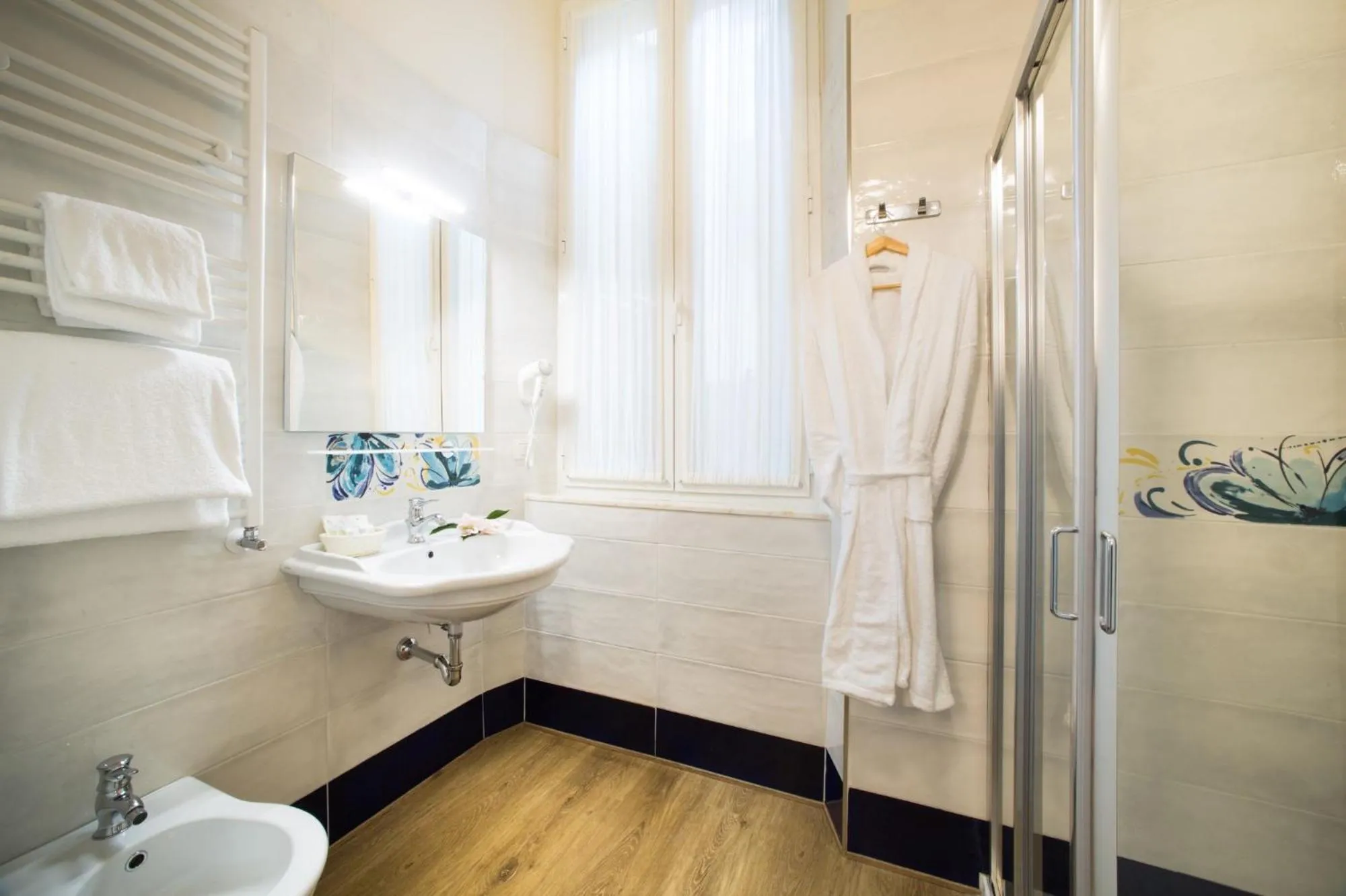 Bathroom in Hotel Montreal