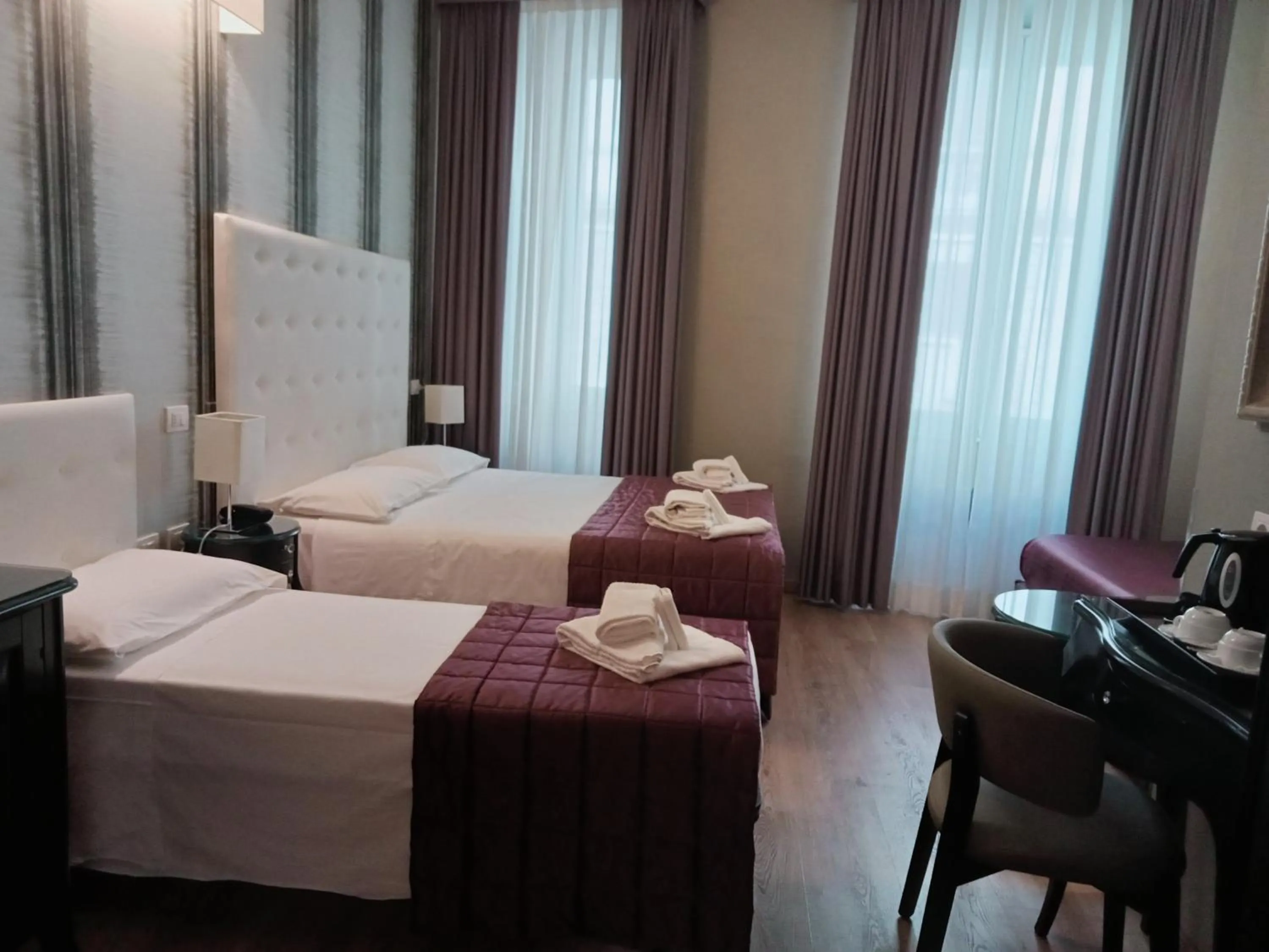 Bedroom, Bed in Hotel Montreal