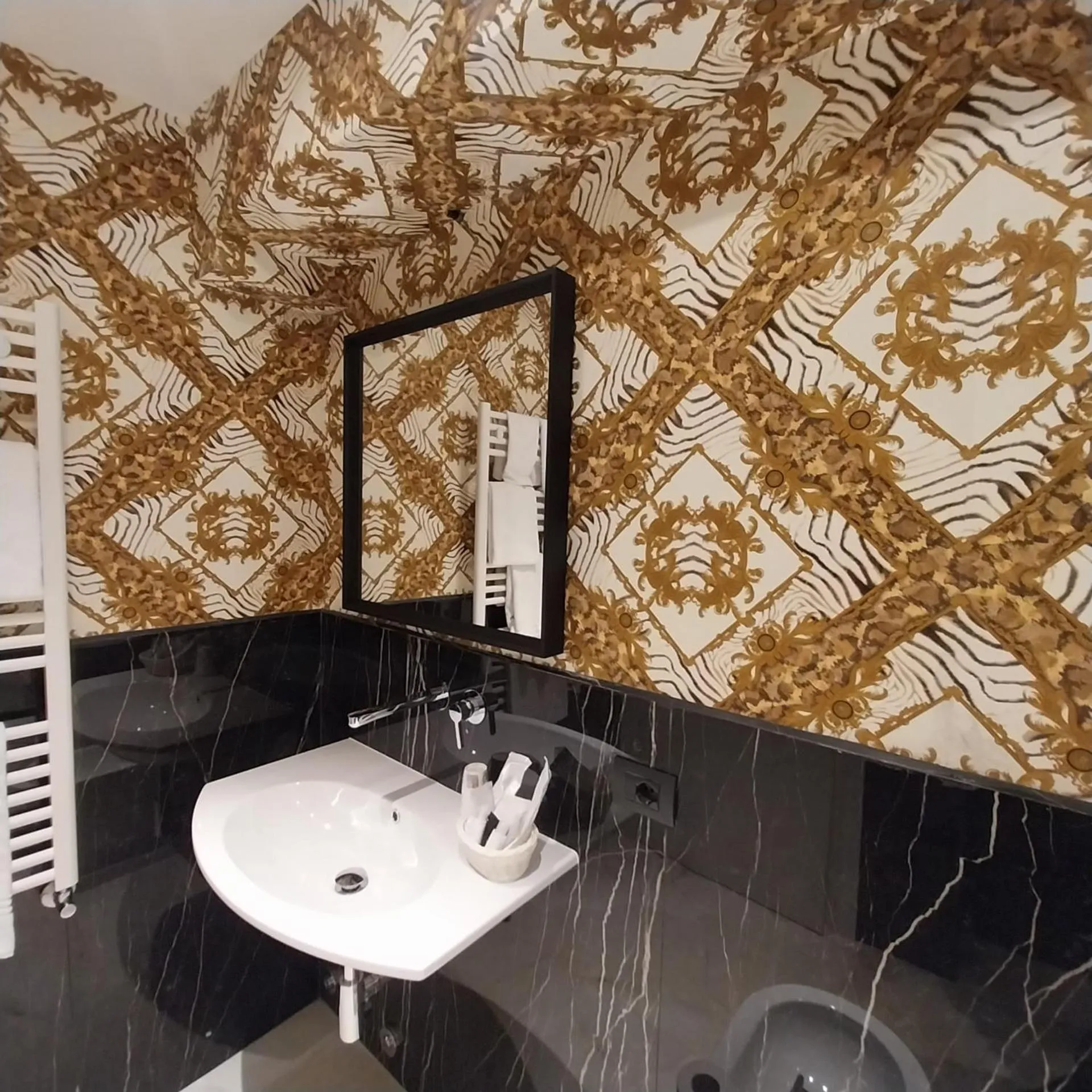 Bathroom in Hotel Montreal