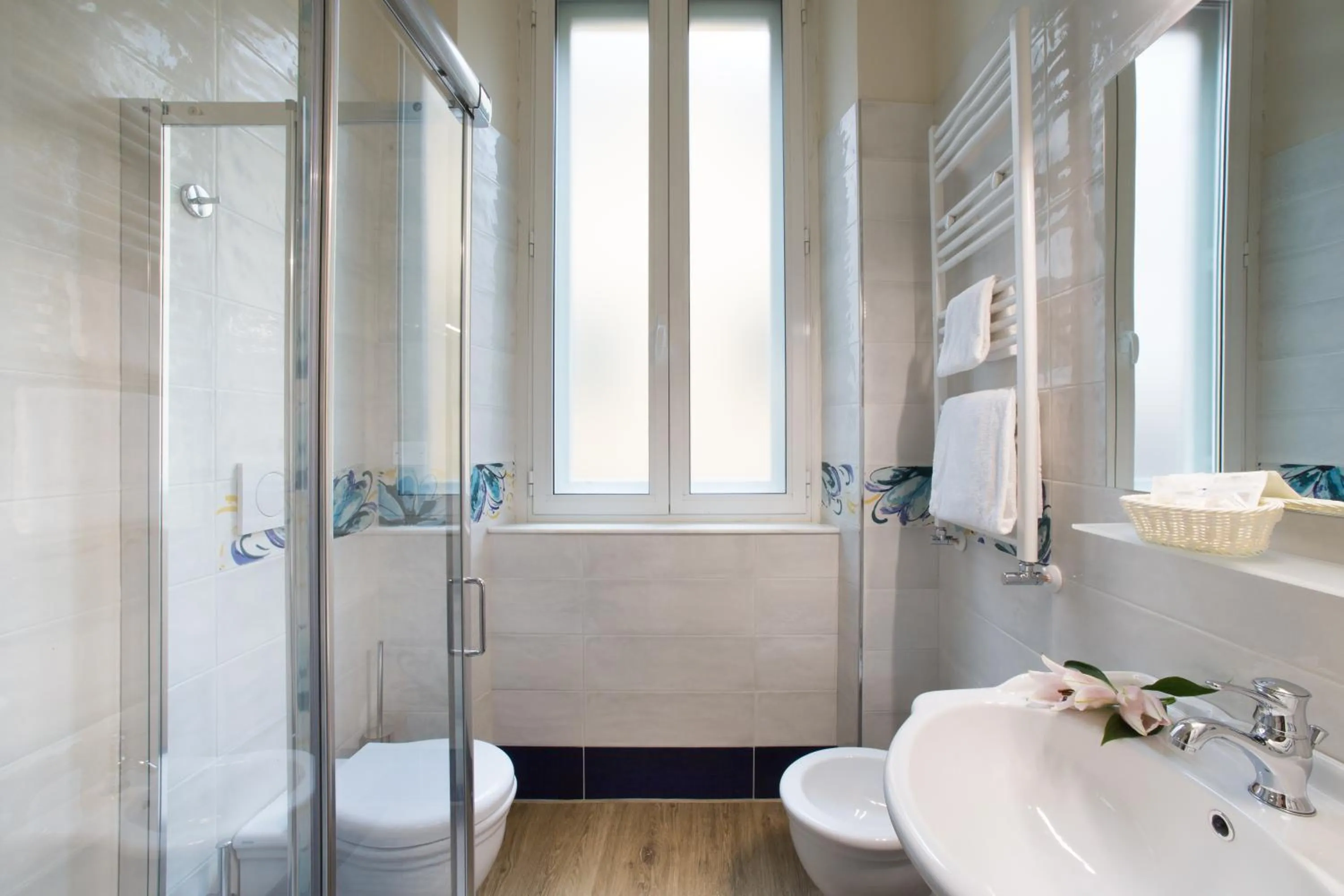 Bathroom in Hotel Montreal