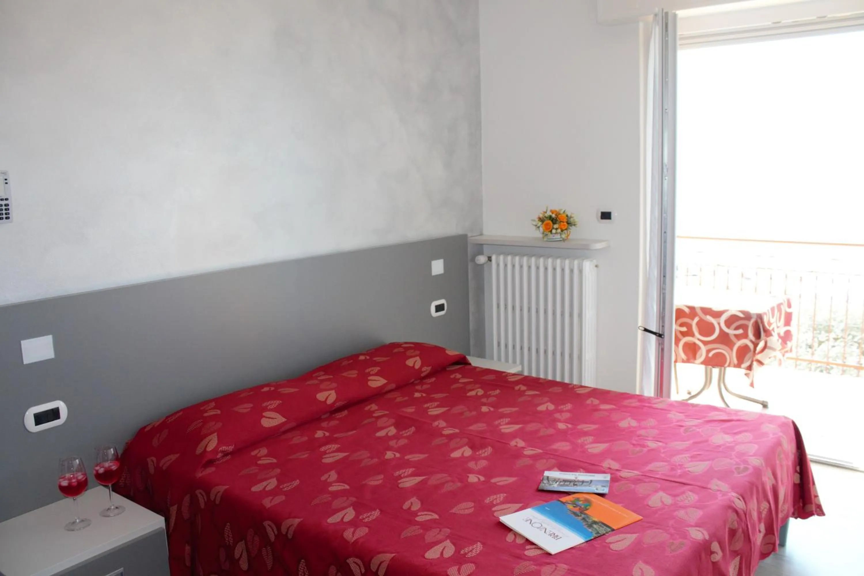 Balcony/Terrace, Bed in Hotel Casa Gagliardi