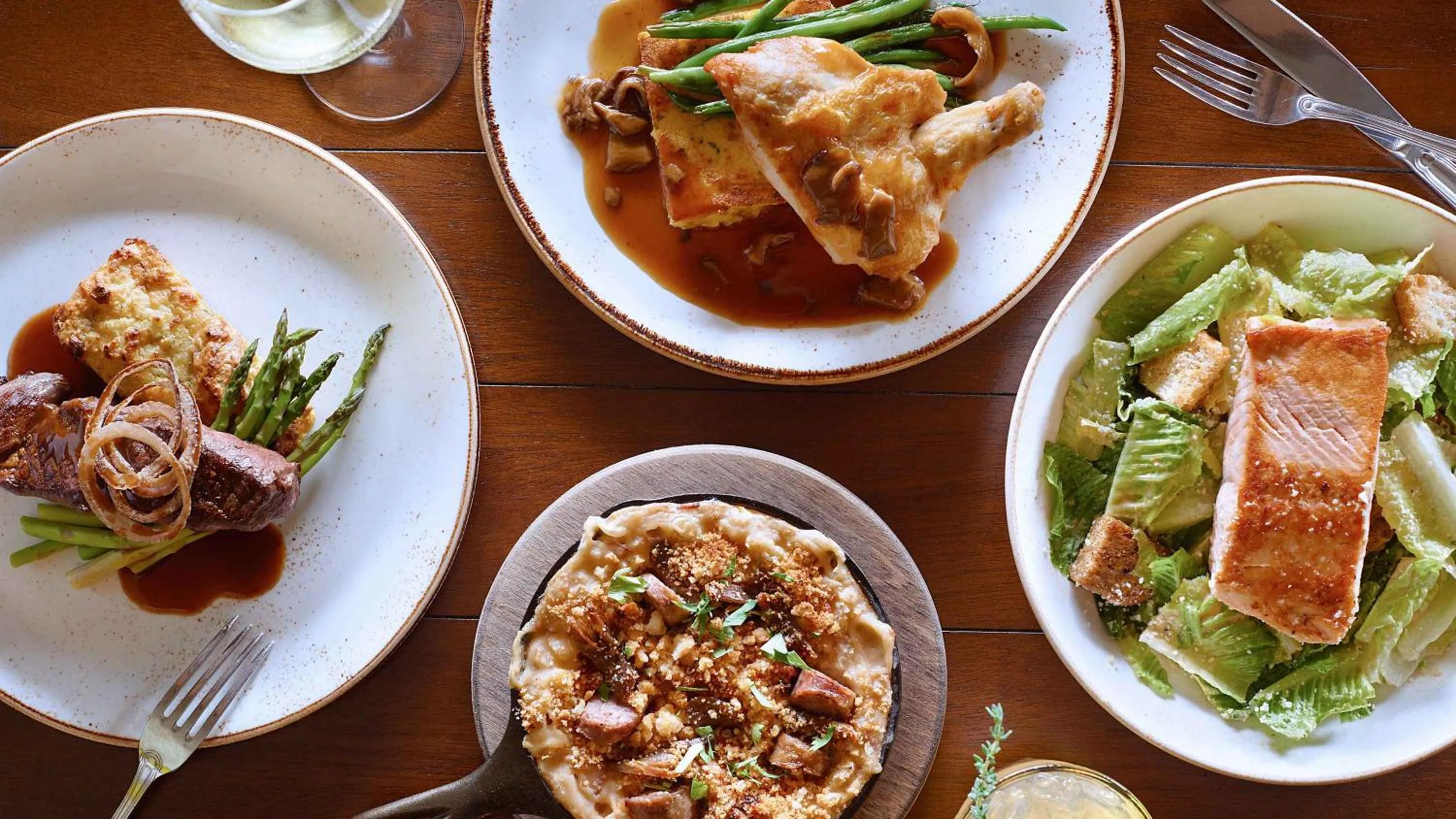 Food and drinks in The Sewanee Inn