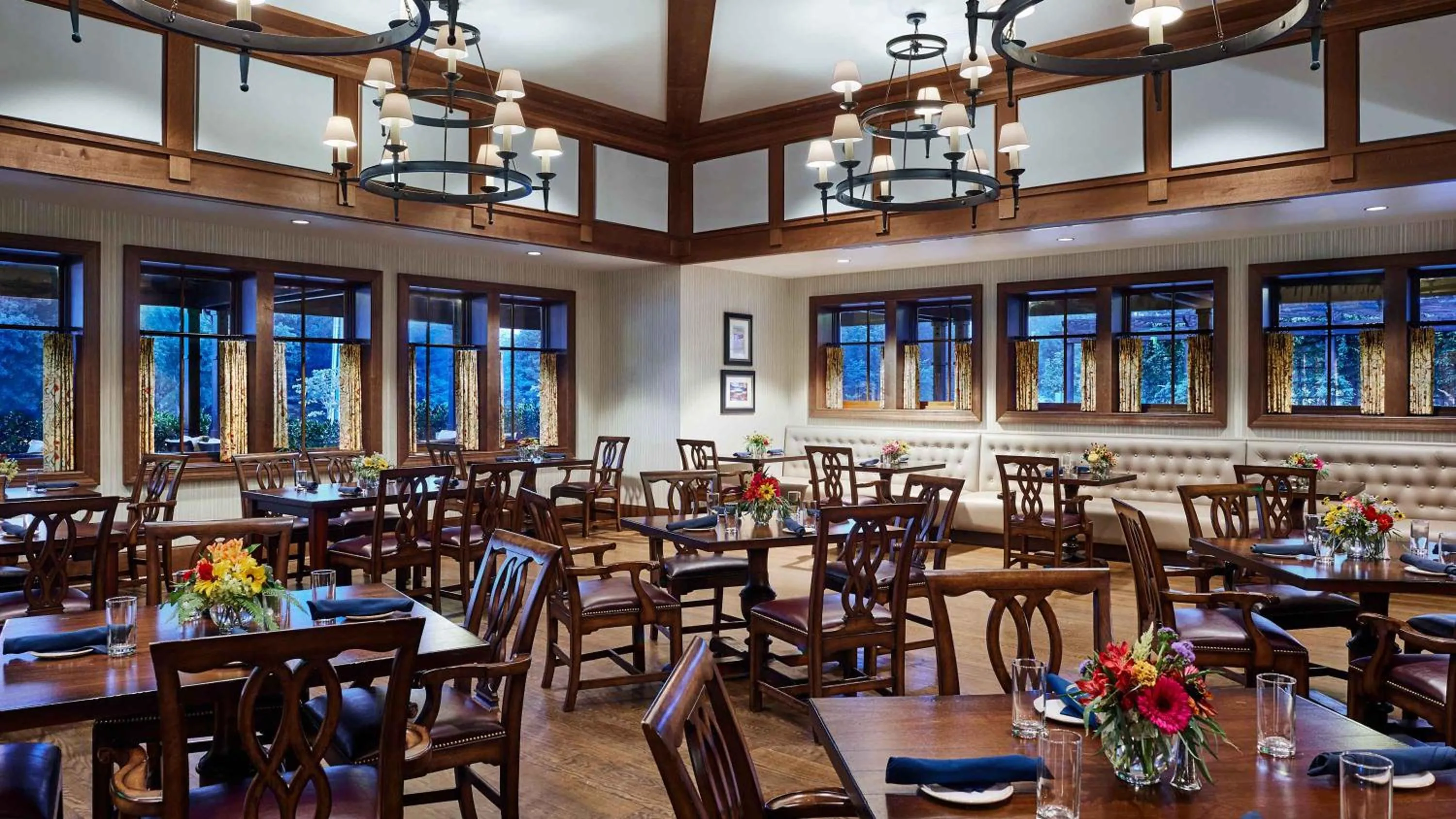 Seating area in The Sewanee Inn
