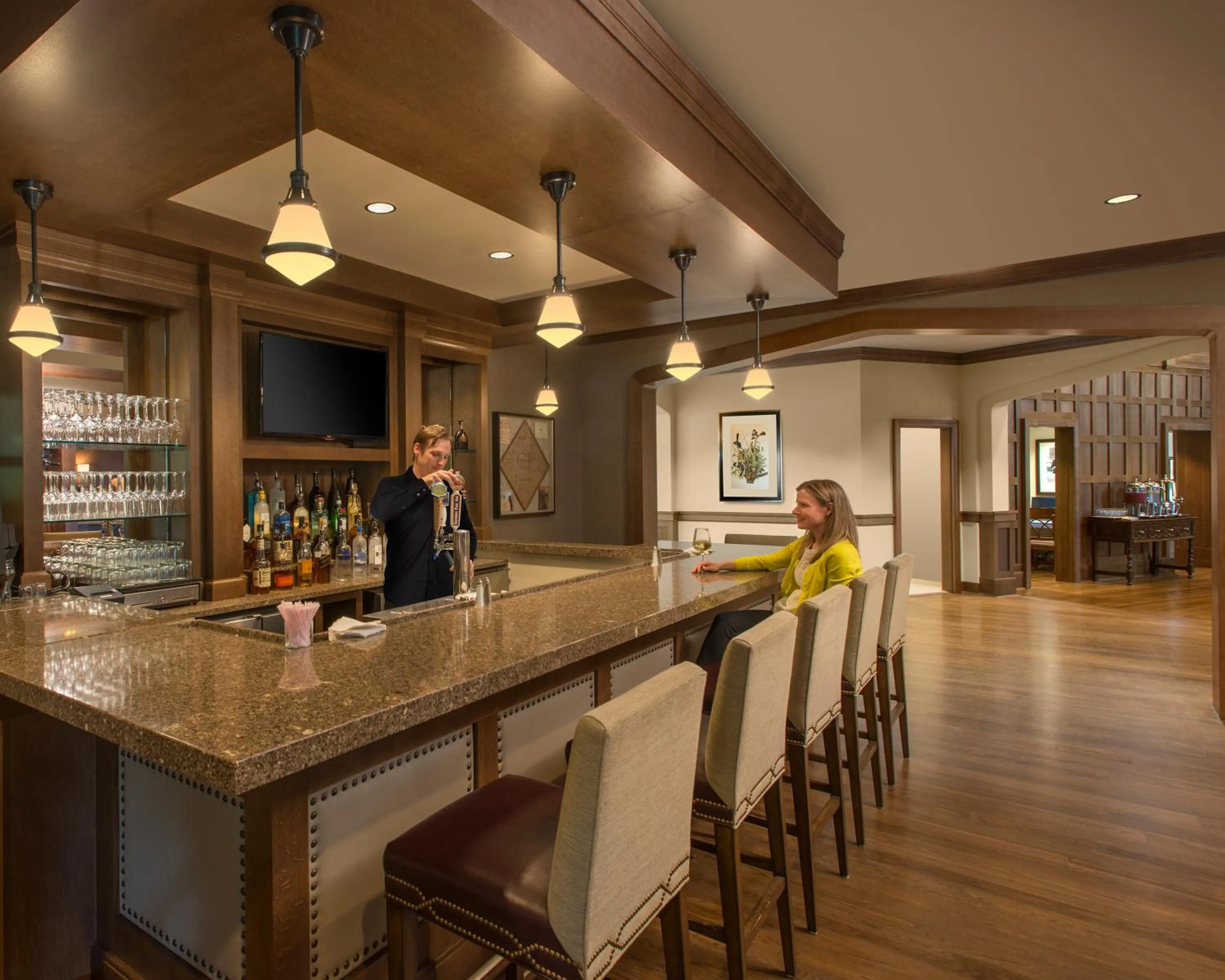 Lounge or bar in The Sewanee Inn