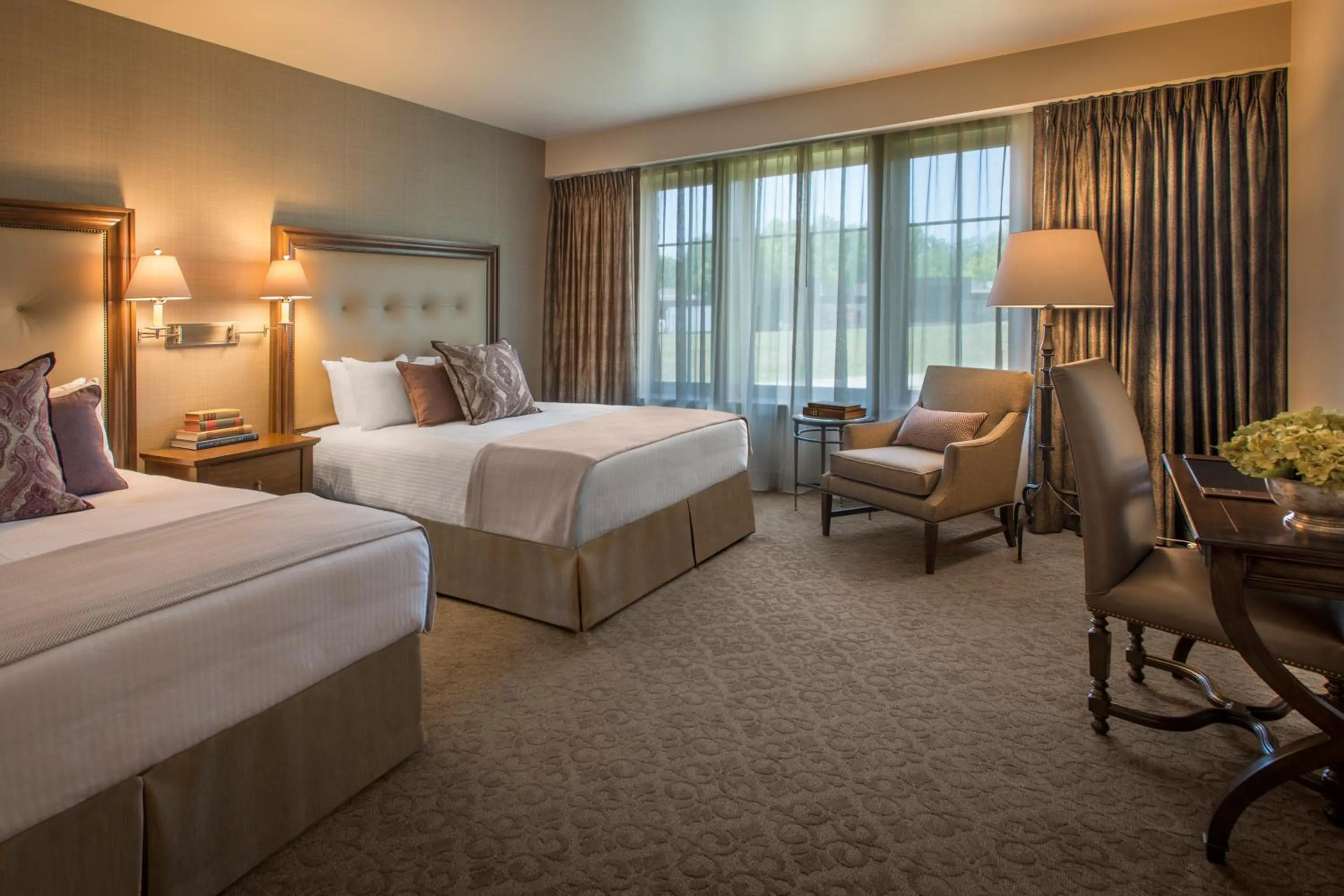 Photo of the whole room, Bed in The Sewanee Inn