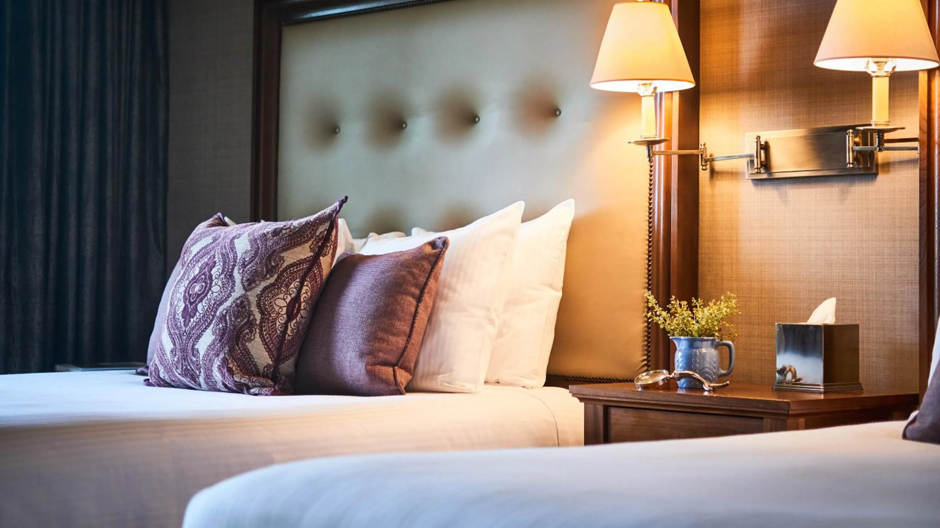 Bed in The Sewanee Inn