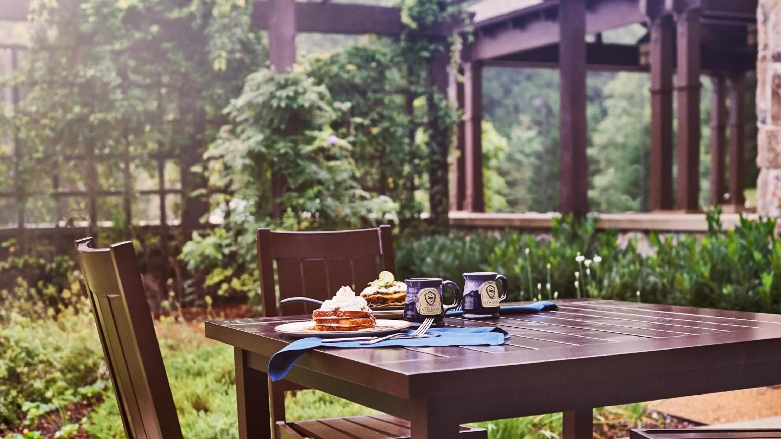 Dining area in The Sewanee Inn