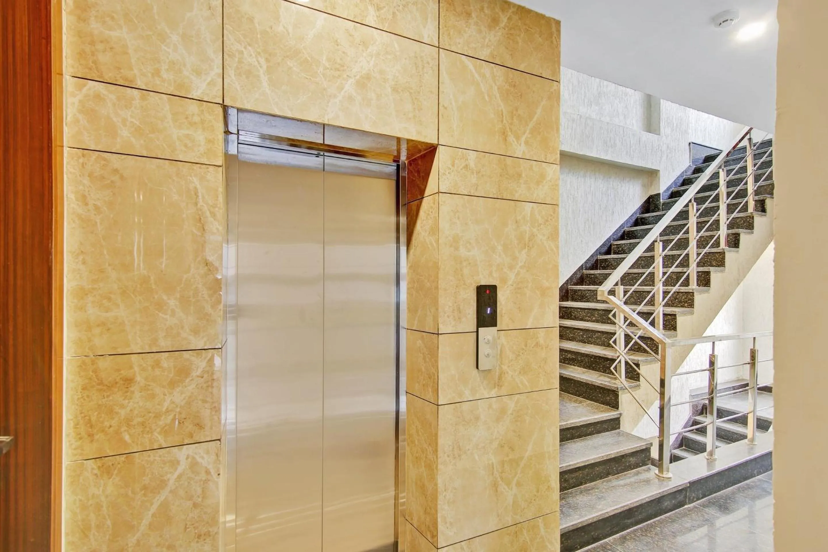 Lobby or reception in Townhouse Golden Frame