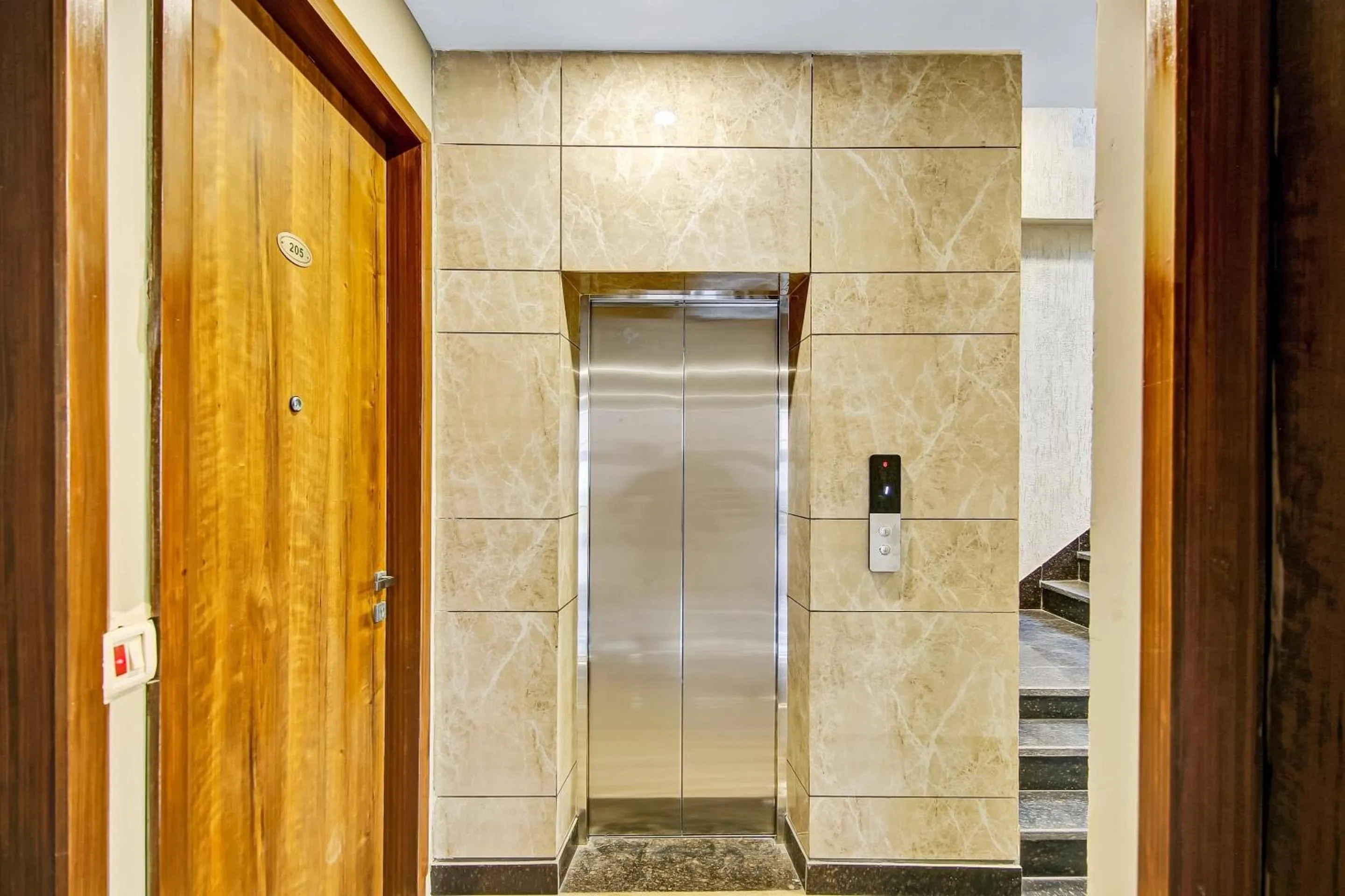 Lobby or reception in Townhouse Golden Frame