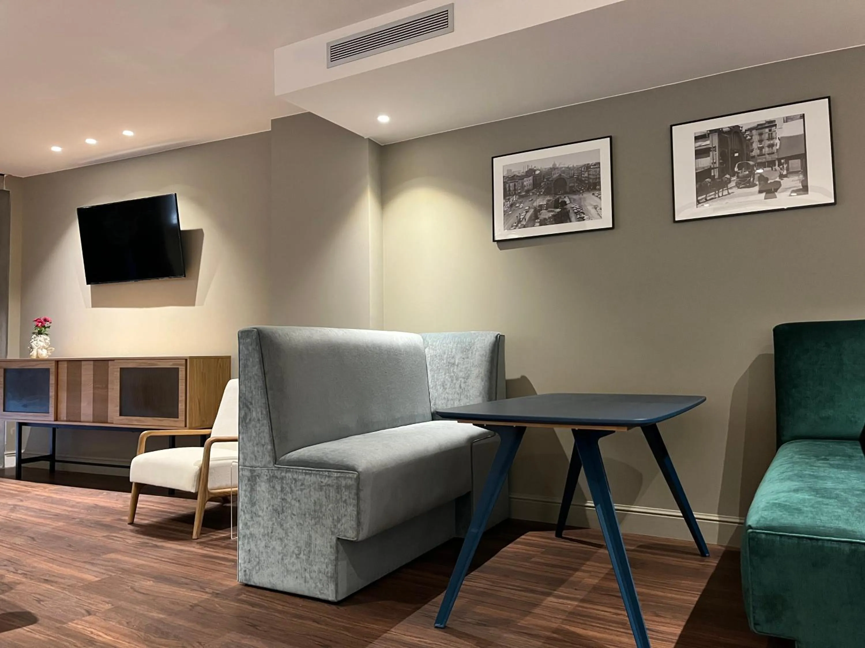 Lounge or bar in VTZ Hotel San Valero