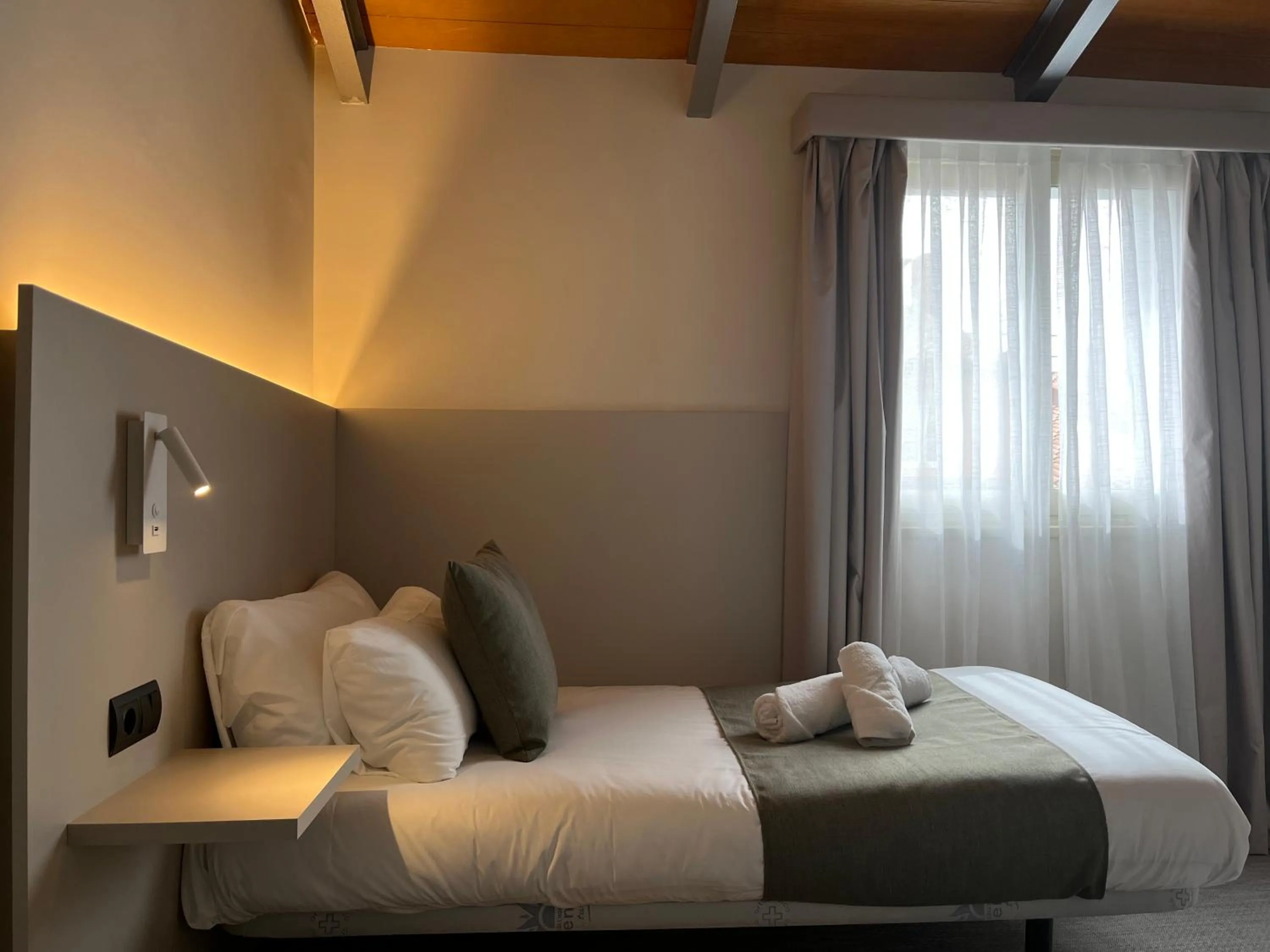 Photo of the whole room, Bed in VTZ Hotel San Valero